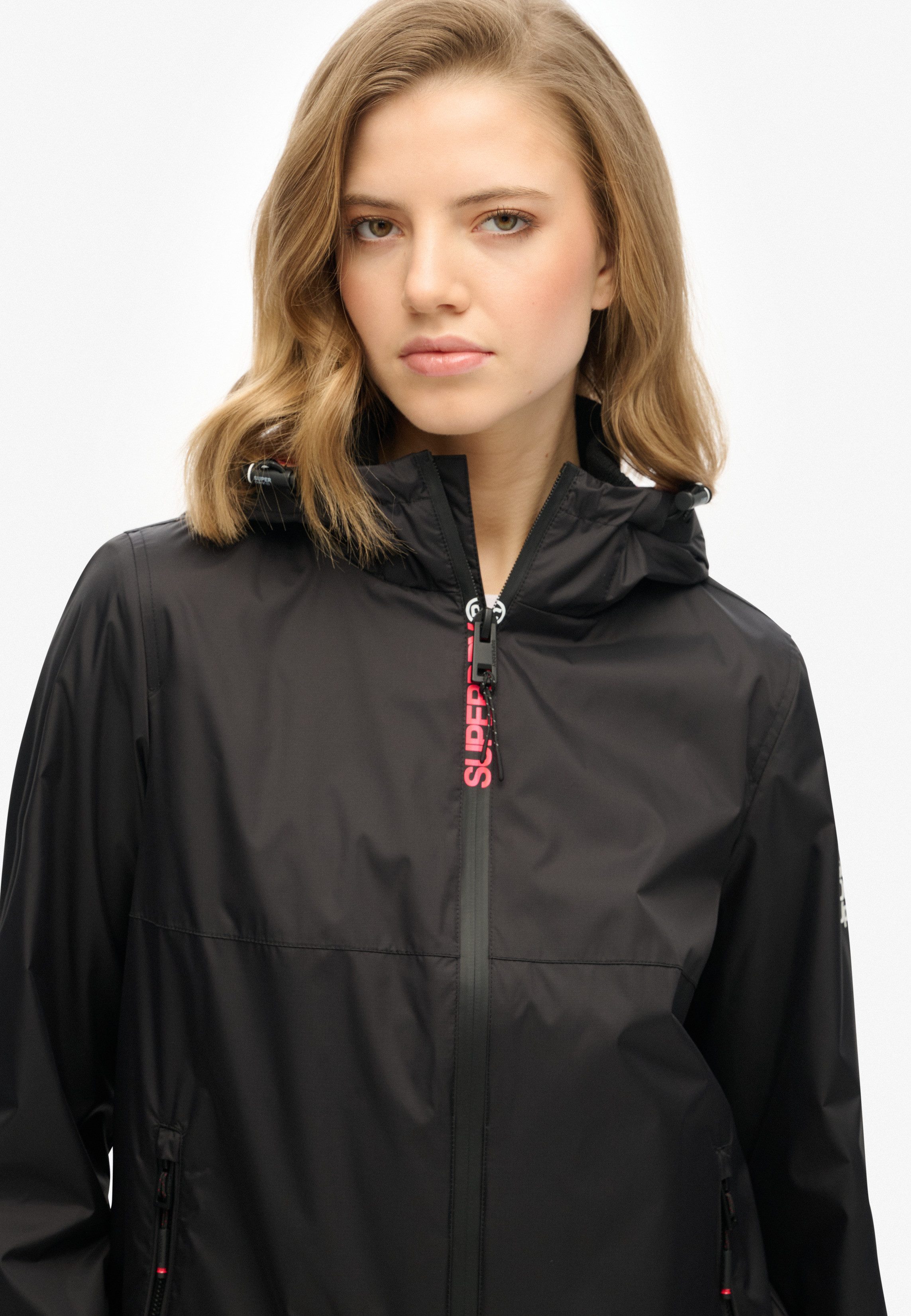 Superdry Outdoorjacke HOODED LOGO WINDBREAKER JACKET