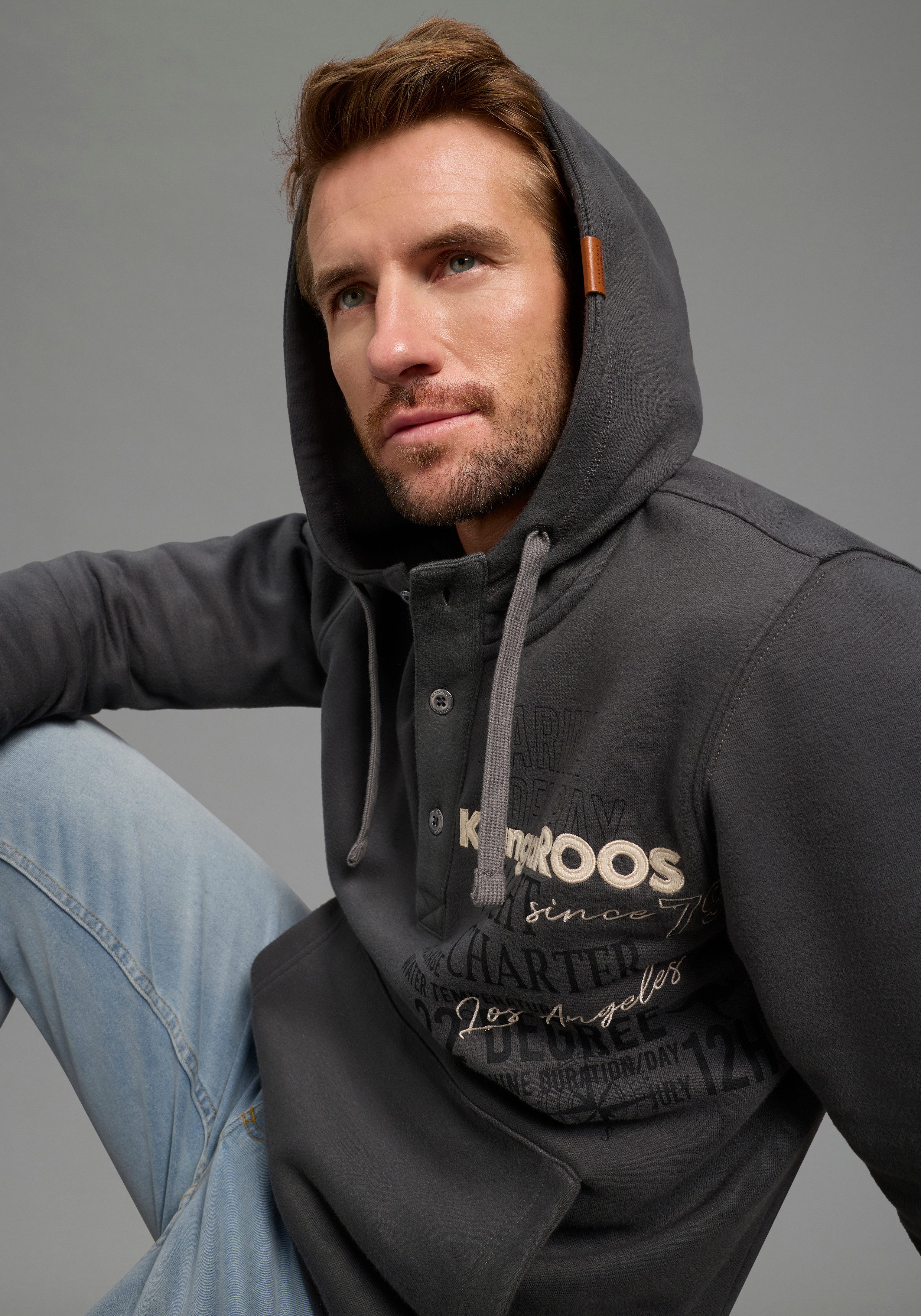 KangaROOS Kapuzensweatshirt mit Kapuze und Kordelzug, mit Kängurutasche, Langarm-Design