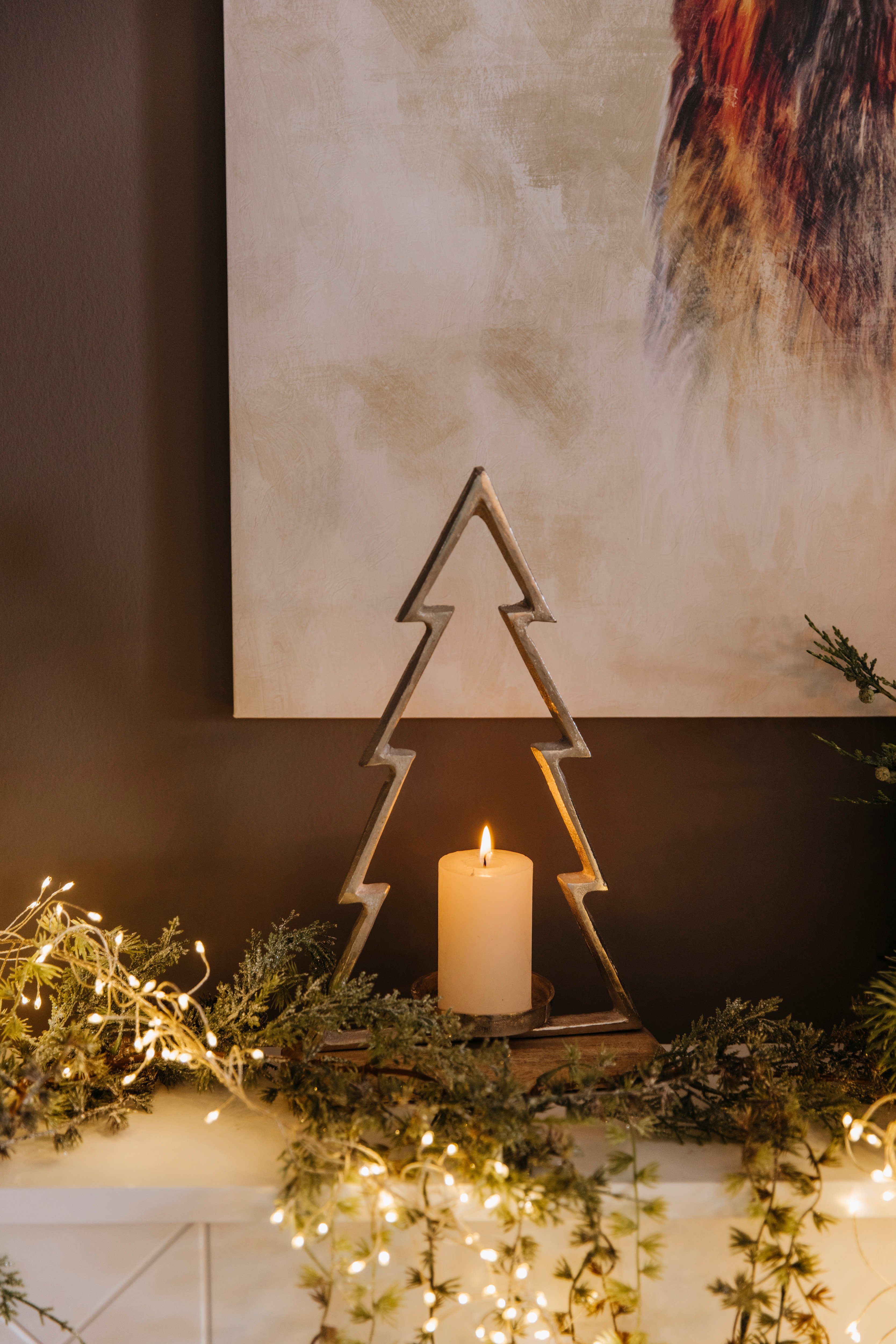 Creativ deco Teelichthalter Weihnachtsdeko (1 St), hochwertiger ca. in Höhe 34 Tannenbaum-Form, auf cm Mangoholzplatte