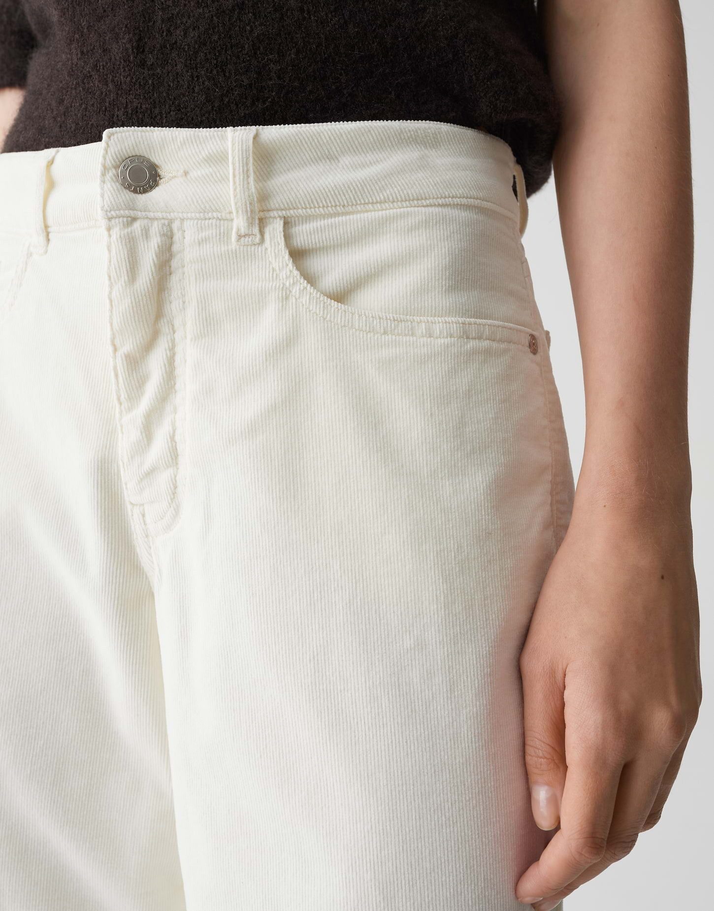 OPUS PANTS Cordhose MELLY RELAX aus Feincord Barrel Fit, Ankle, Abnäher im Knie