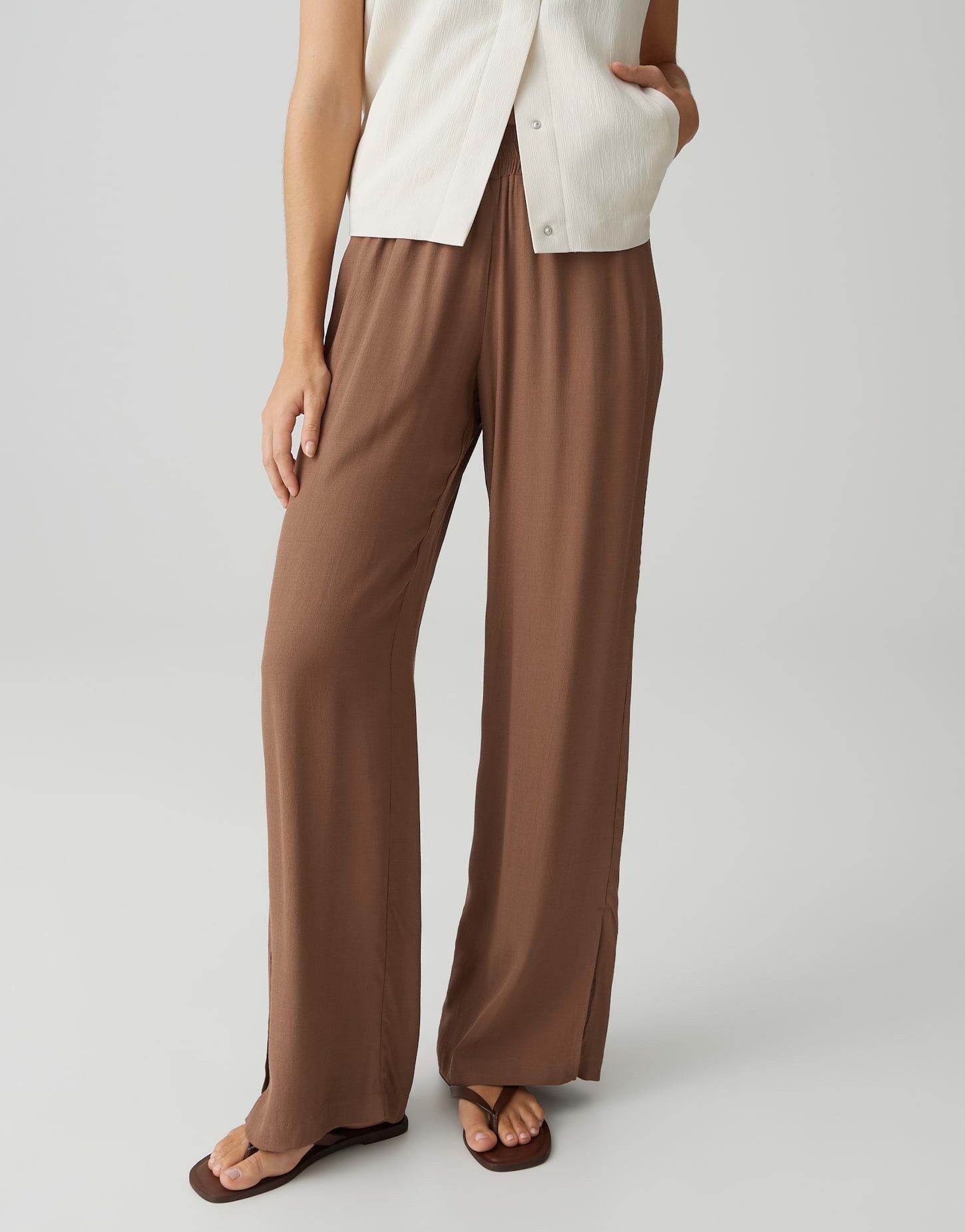OPUS PANTS Stoffhose Malotta pure aus leichter Webware mit Crepe Optik Praktische Taschen runden den entspannten Look ab