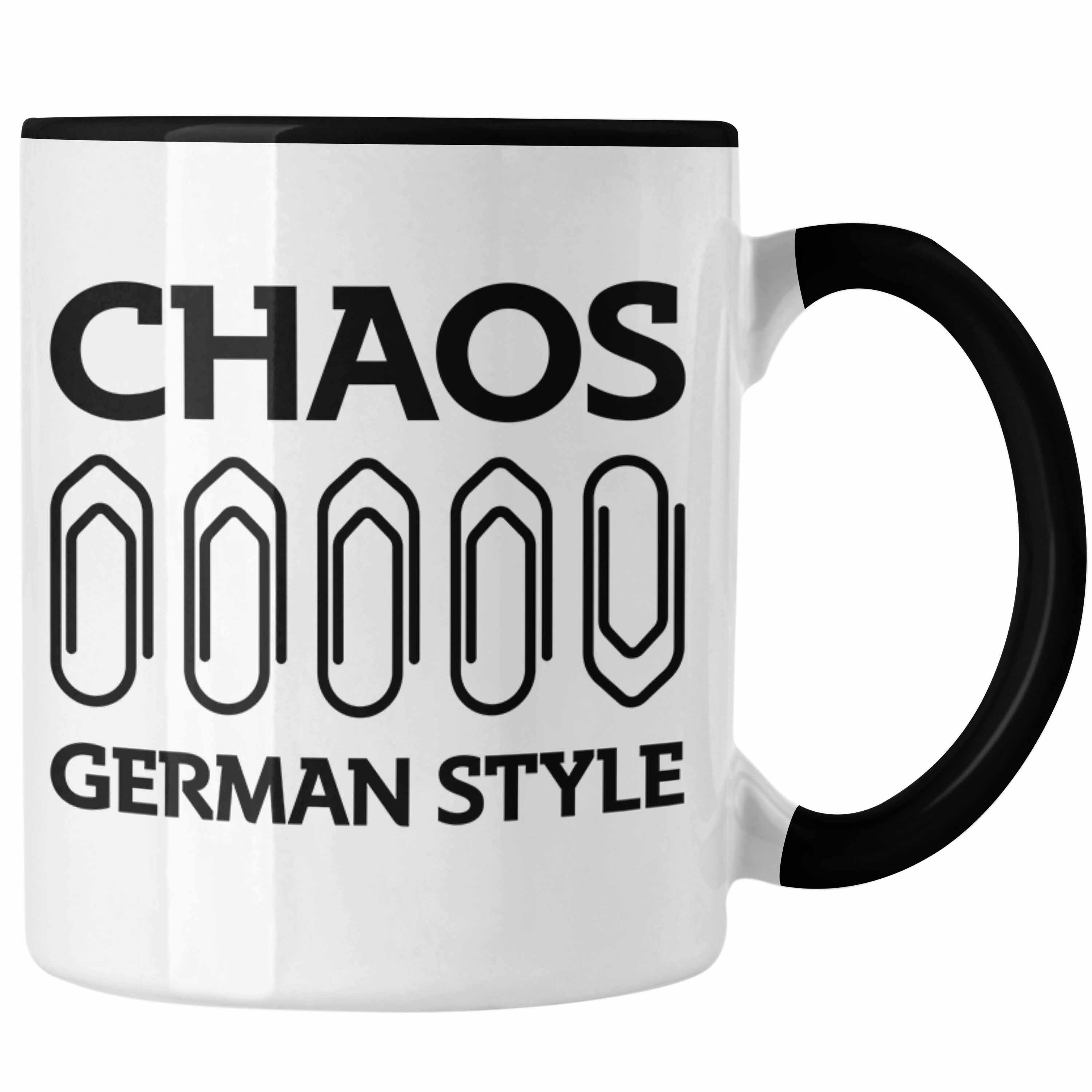 Trendation Tasse Trendation - Chaos German Style Tasse Lustiger Spruch Bürotasse mit Spruch Geschenk Kollege Kollegin Schwarz