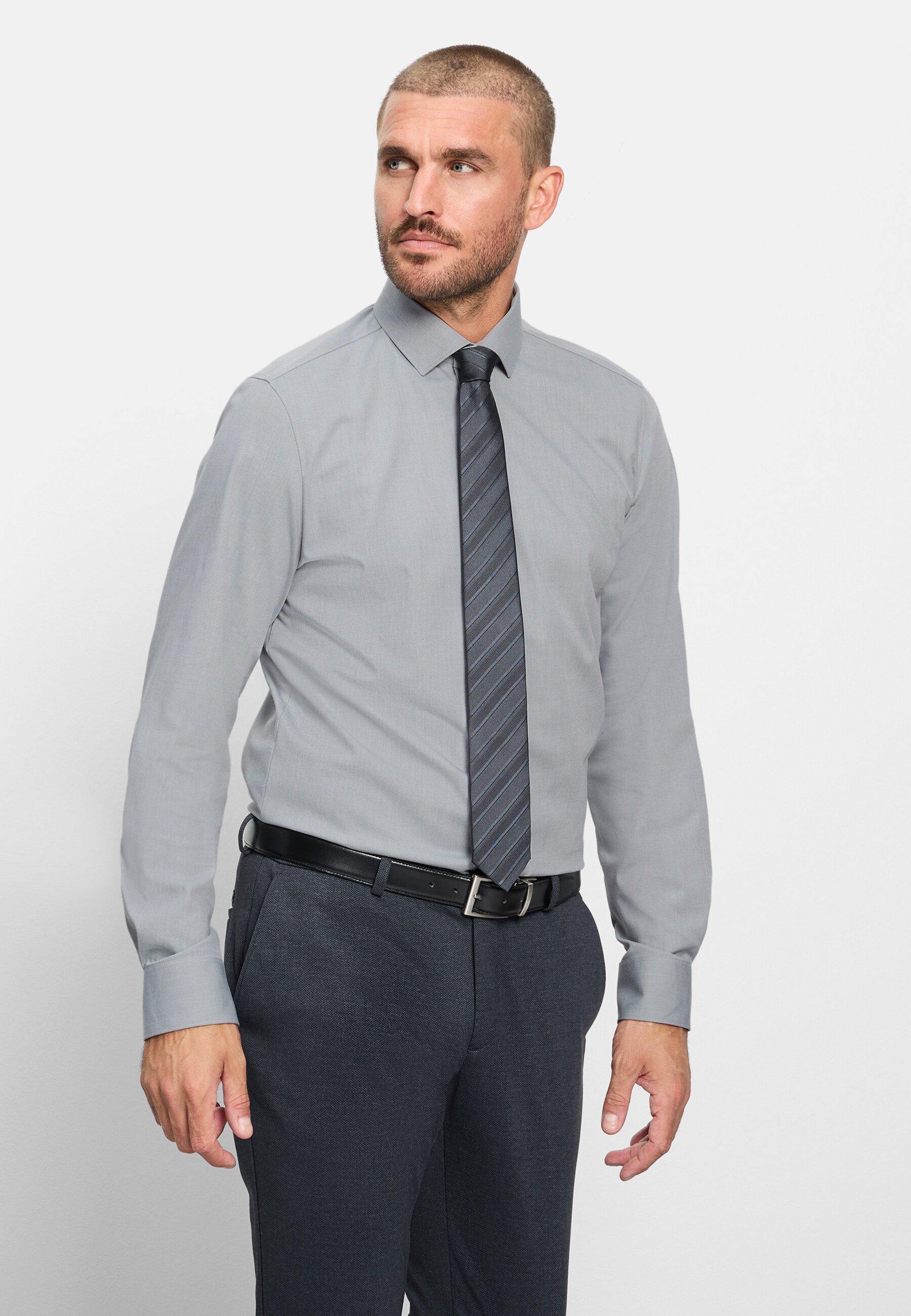 OLYMP Businesshemd OLYMP Level Five 24/Seven, Body Fit, Modern Kent mit extra langem Arm
