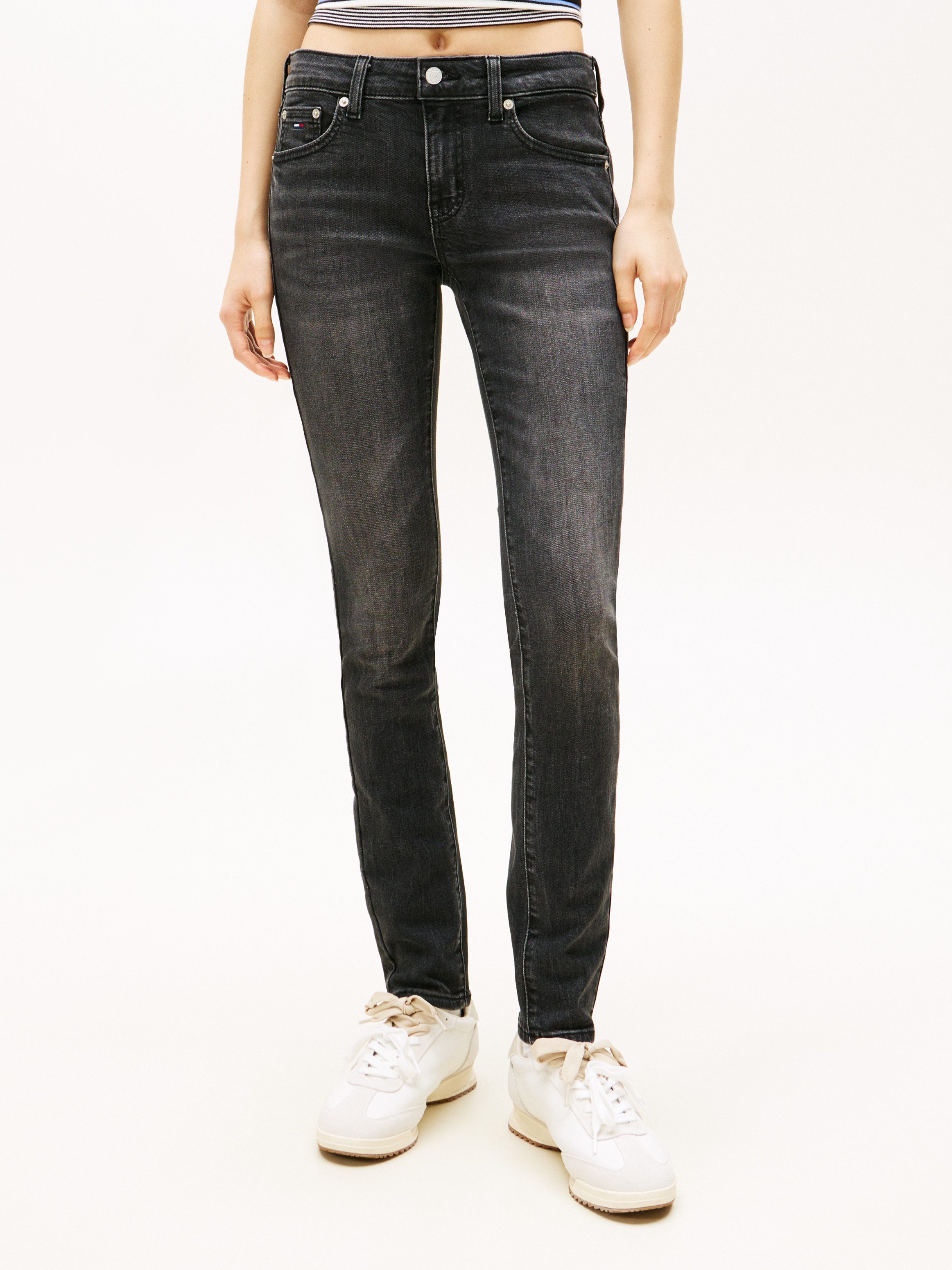 Tommy Jeans Skinny-fit-Jeans SOPHIE LW SKN mit Logo-Badge, in Knöchellänge