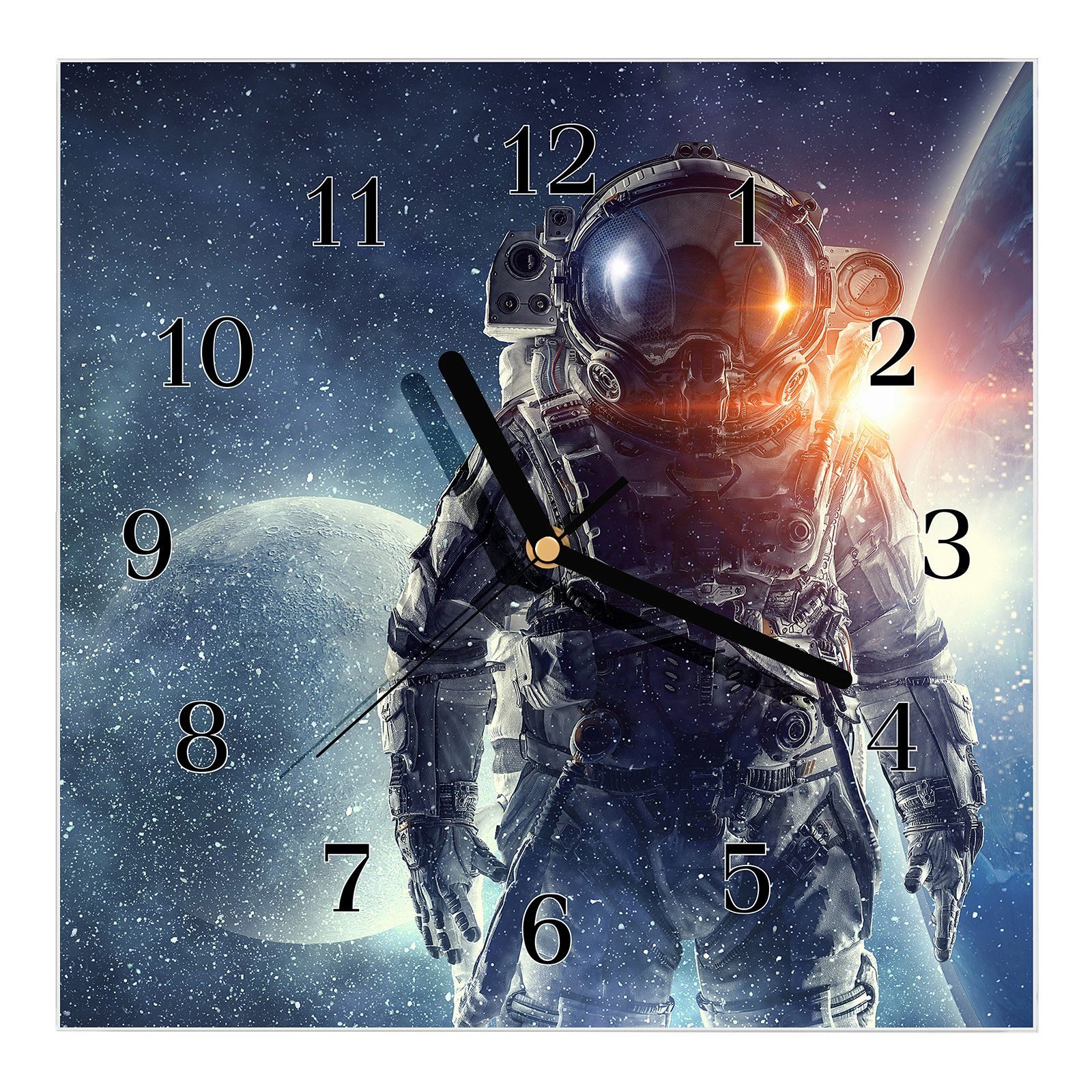 Primedeco Wanduhr Glasuhr Wanduhr Wandkunst Größe 30 x 30 cm mit Motiv Astronaut im Raumanzug