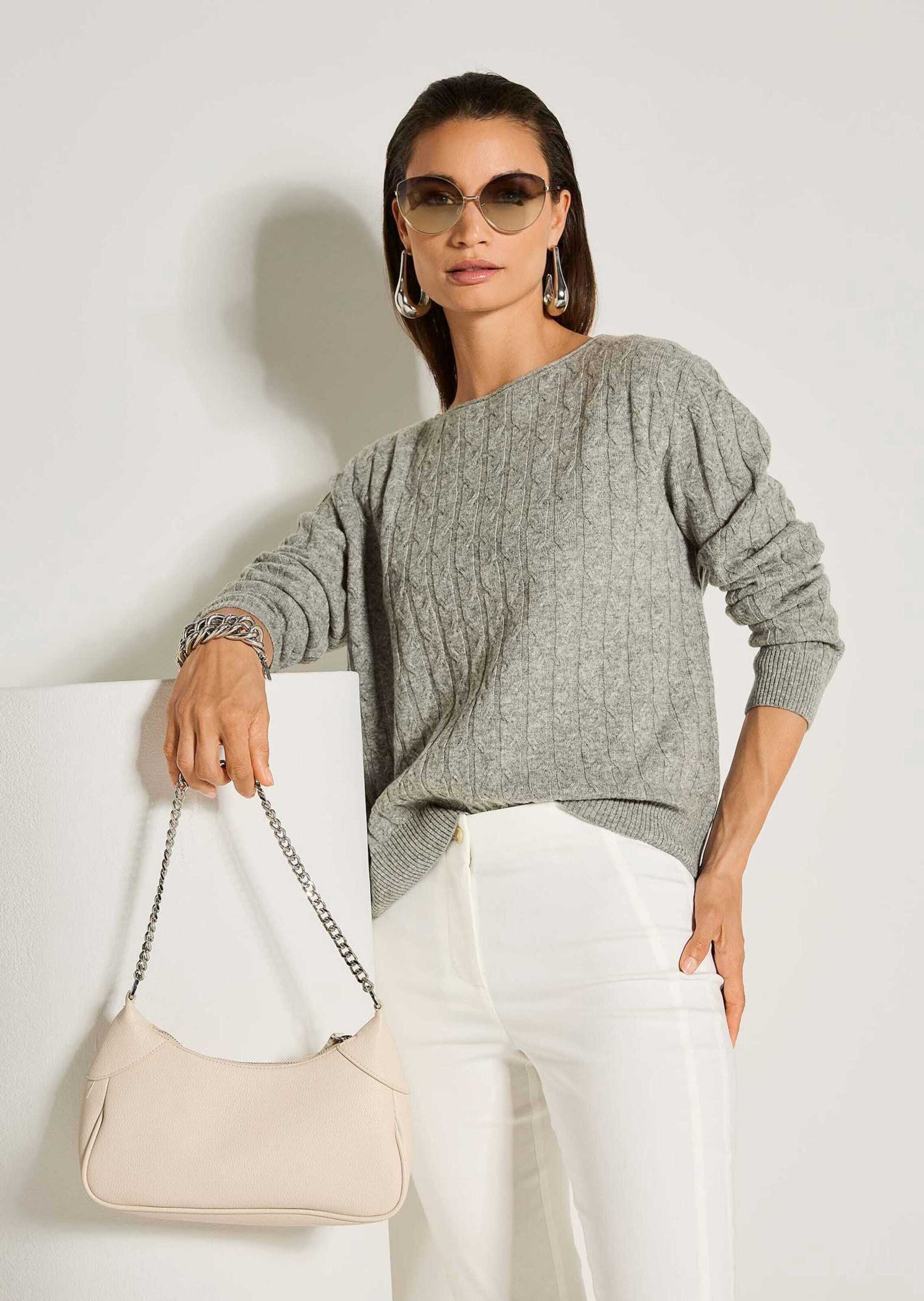 MADELEINE Strickpullover Eleganter Wollpullover mit Zopfmuster Rippstrickpullover mit Rundhals und langen Ärmeln