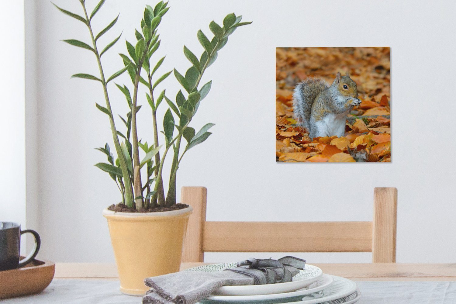 OneMillionCanvasses® Leinwandbild (1 Bilder zwischen für St), Leinwand Eichhörnchen Wohnzimmer Schlafzimmer Herbstlaub, dem