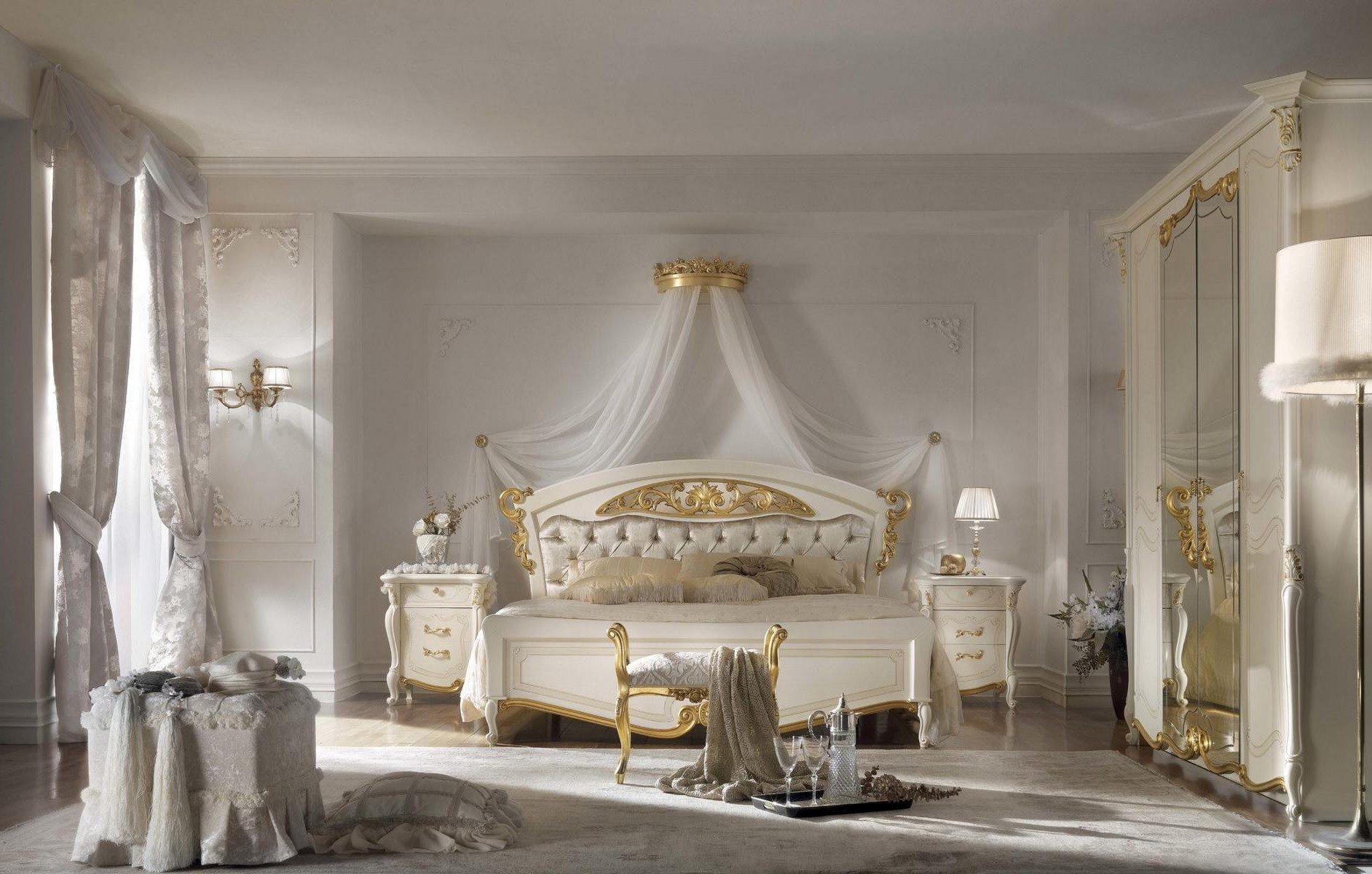 Xlmoebel Schlafzimmer-Set Klassisches 4tlg. Bett-Set mit Nachttisch aus Italien, (4-tlg), Made in Europa