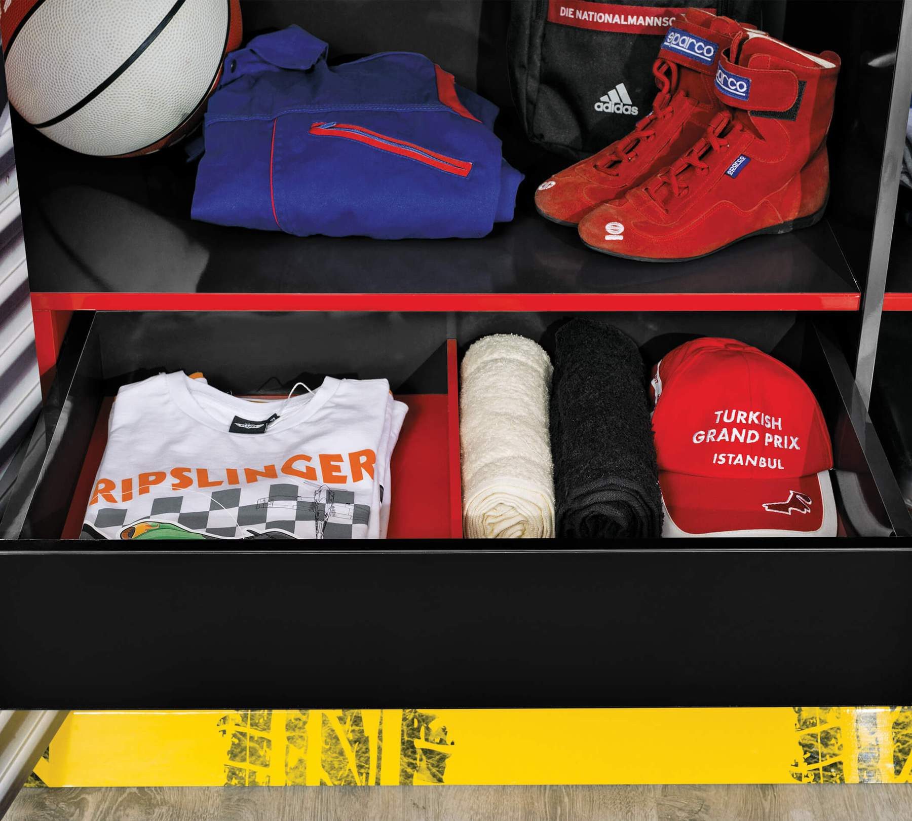 Möbel-Zeit Kleiderschrank Champion Racer, 3-türig