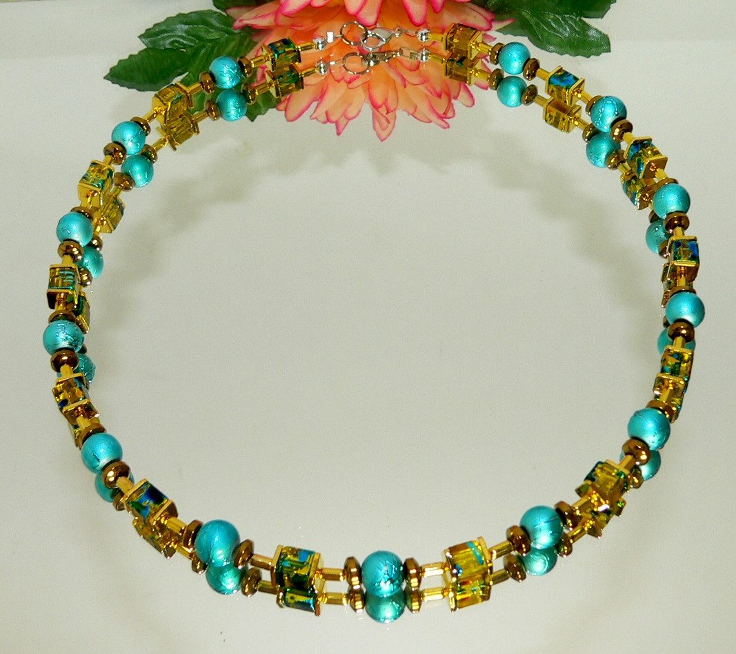 traumschmuck Collier 495 Collier Halskette Würfel Perlen Glas Hämatit (Valentinstag, Muttertag, Geburtstag), handgefertigt in Deutschland