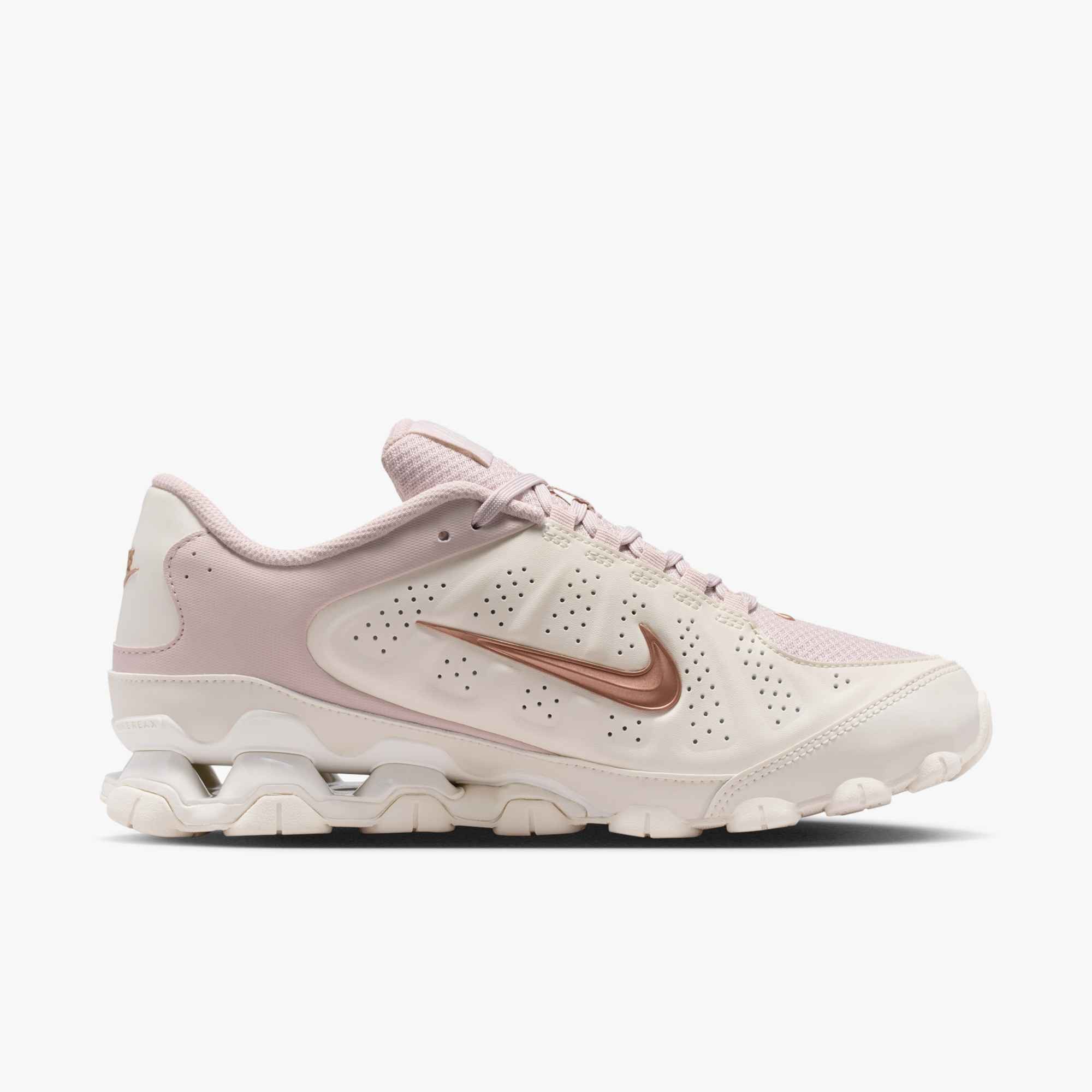 Nike Sportswear Reax 8 LTR Sneaker inspiriert vom Design des Nike Shox