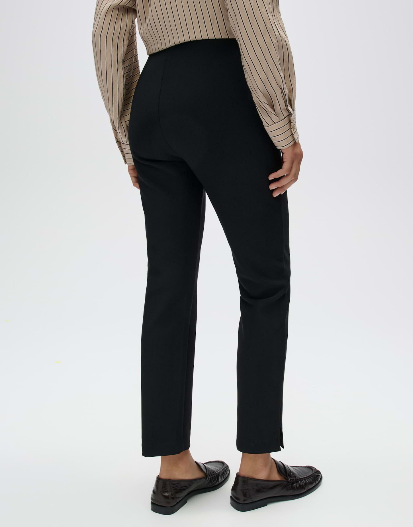 OPUS Schlupfhose Elvina night aus pflegeleichtem Material Elastischer Gummibund für einen entspannten Sitz im Alltag – Bild 3 von 5