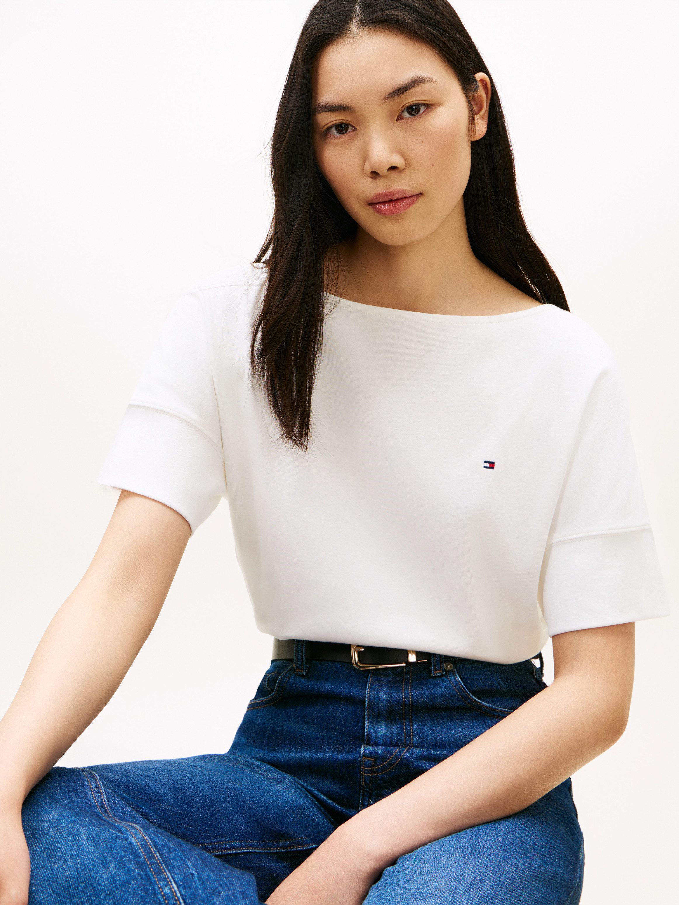 Tommy Hilfiger Kurzarmshirt MDRN CODY SS SLV C-NK TEE mit dezenter Logo-Stickerei, Relaxed Fit