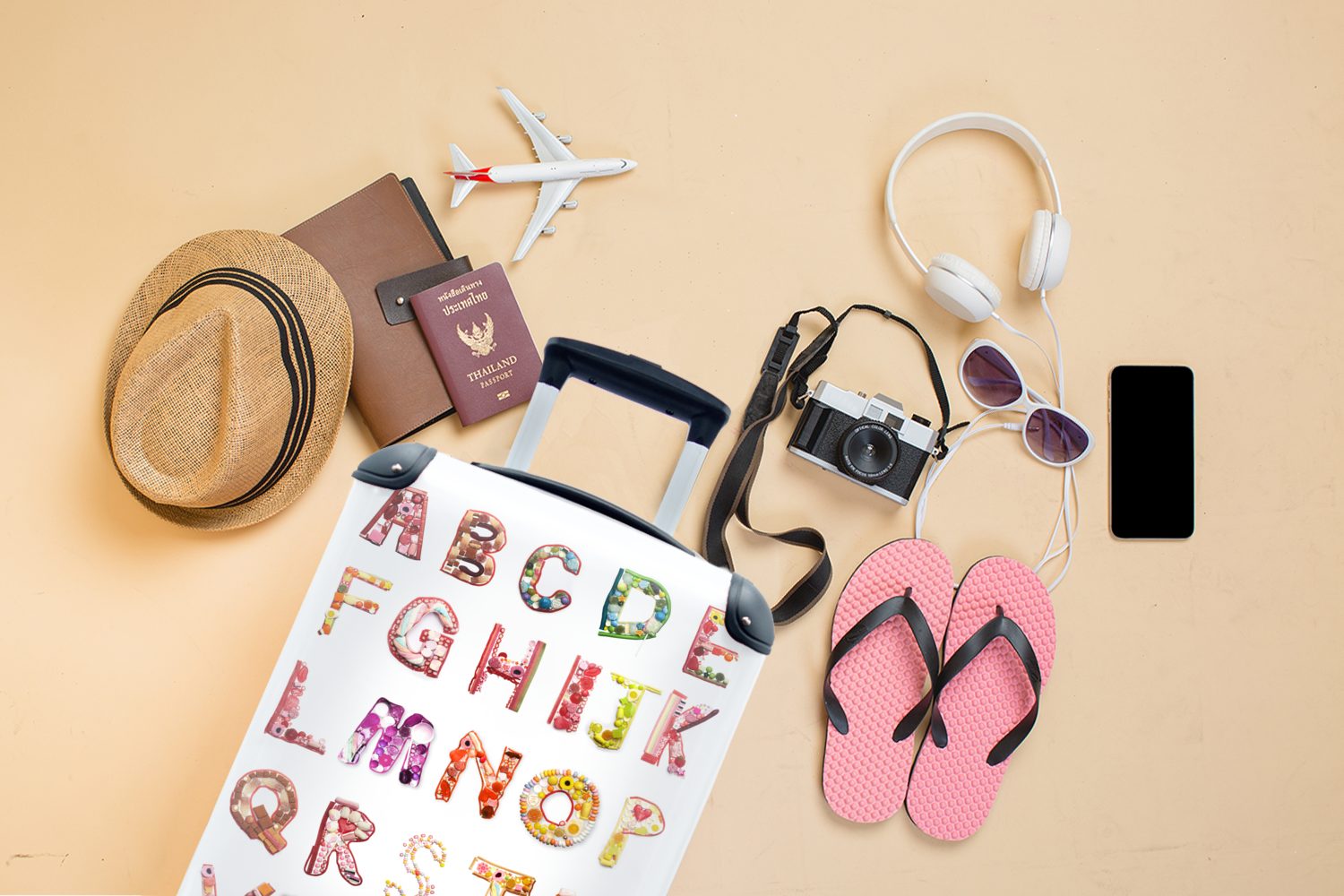 Handgepäck Buchstaben Reisekoffer mit MuchoWow Hintergrund, Handgepäckkoffer für weißen Bunte rollen, 4 Trolley, Reisetasche einem Rollen, auf Ferien, Süßigkeiten