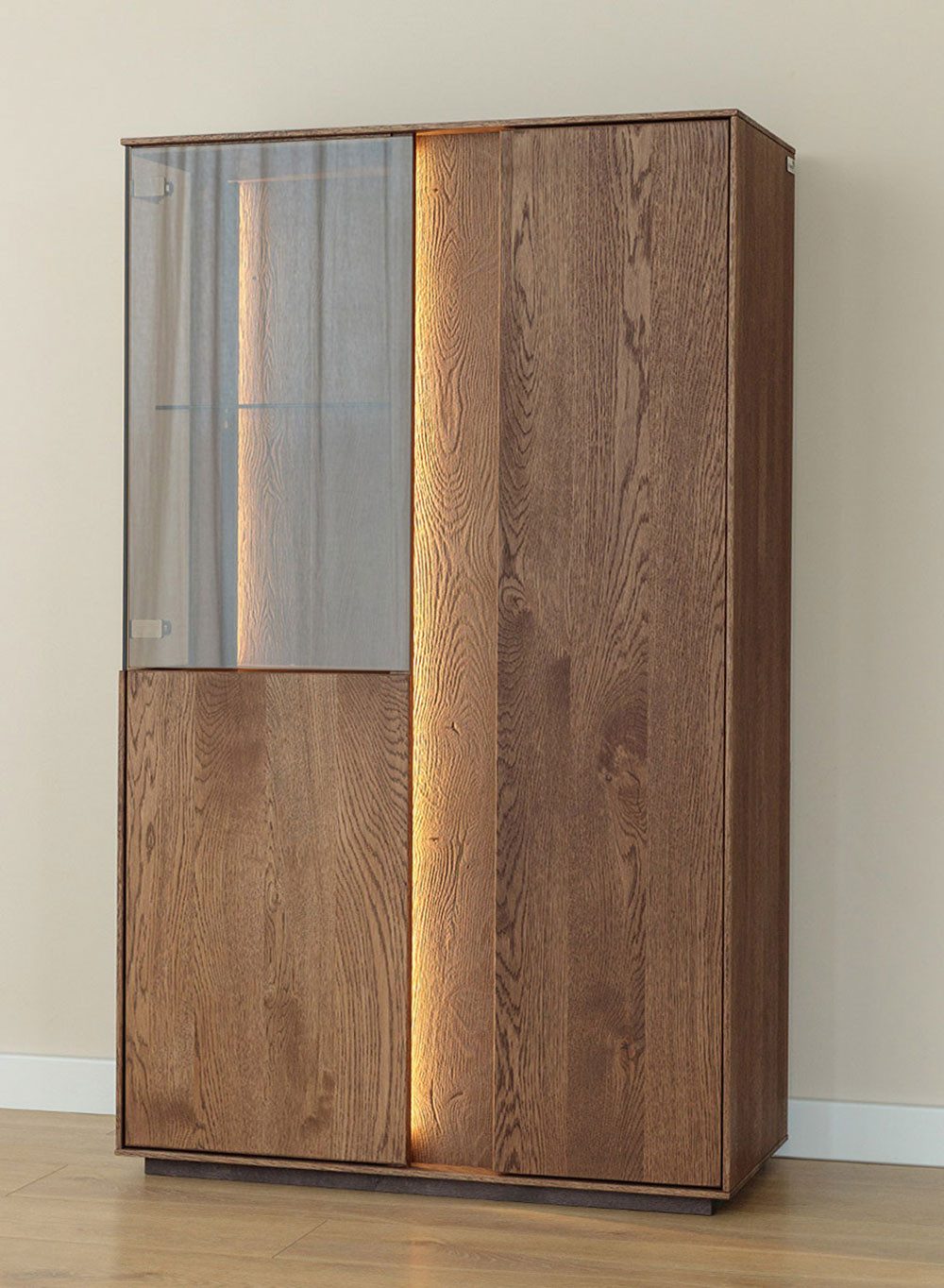 Feldmann-Wohnen Vitrine Collodi (3-türig, mit Einlegeböden, mit Glaseinsatz, 1-St., Massivholz, geölte Oberfläche) 85x37x140cm 3-türig Wildeiche Tabak
