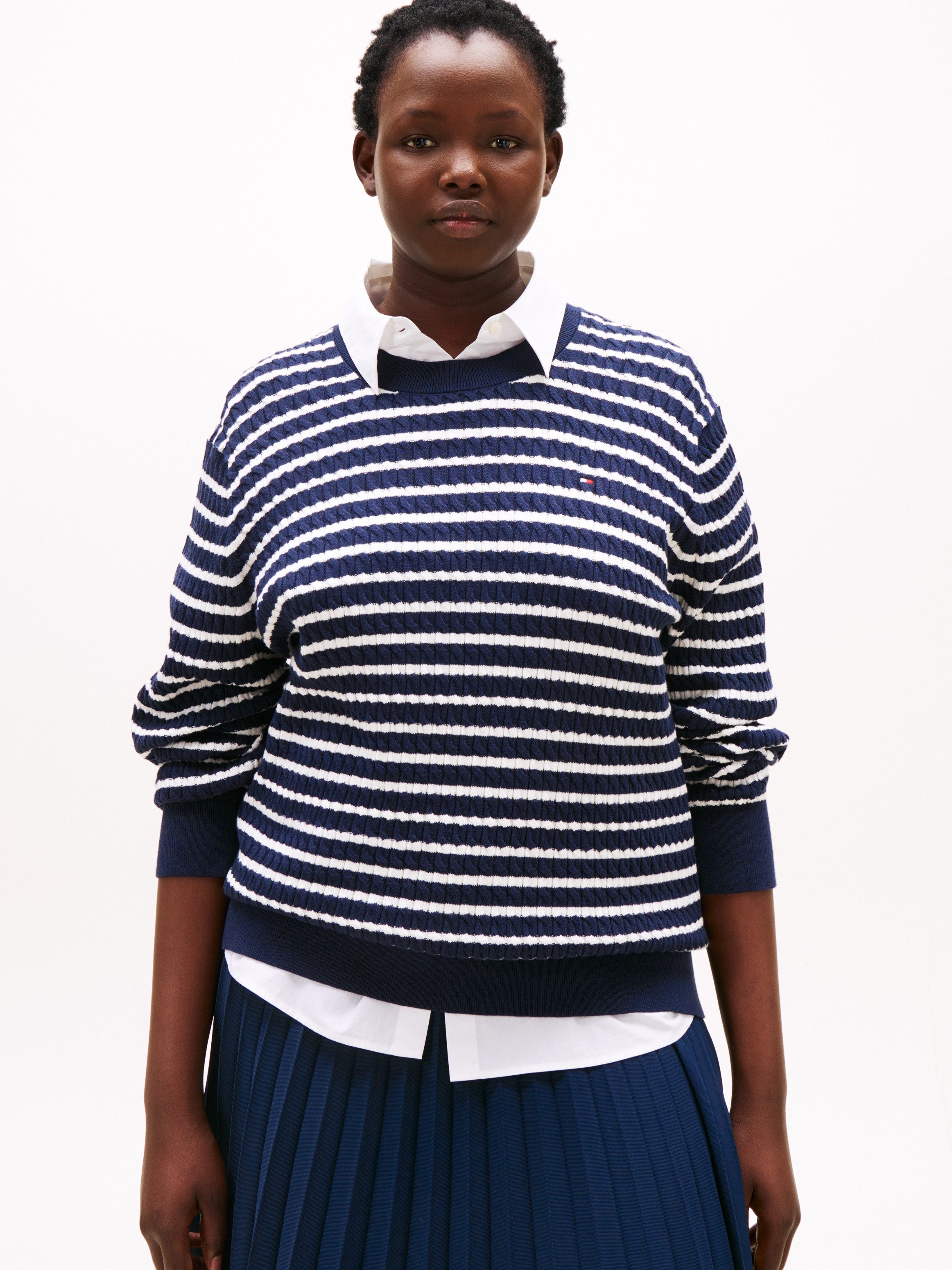 Tommy Hilfiger Curve Strickpullover CRV CO CABLE FINE GG C-NK LS SWT in großen Größen, mit Zopfmuster