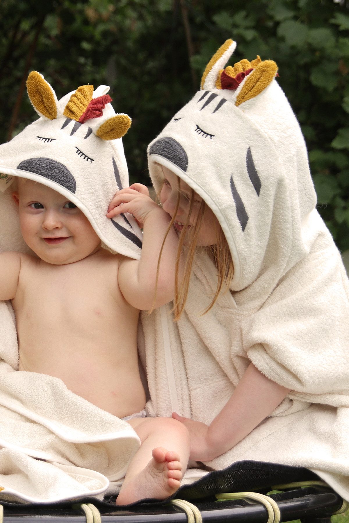 kikadu Badeponcho Poncho Zebra, kuschelig weich Bio-Baumwolle