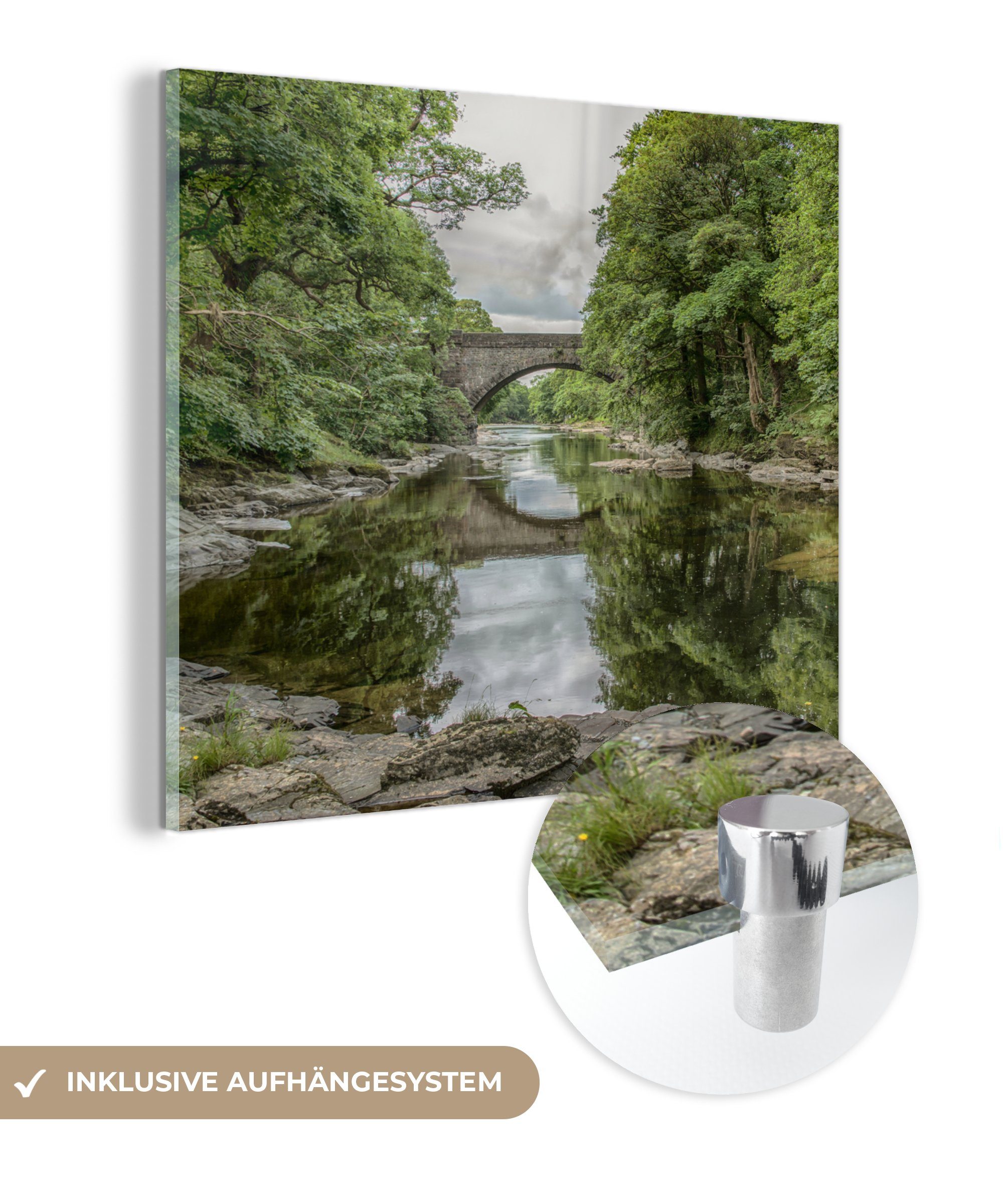 MuchoWow Acrylglasbild Ein Steinbogen an einem Fluss, (1 St), Glasbilder - Bilder auf Glas Wandbild - Foto auf Glas - Wanddekoration