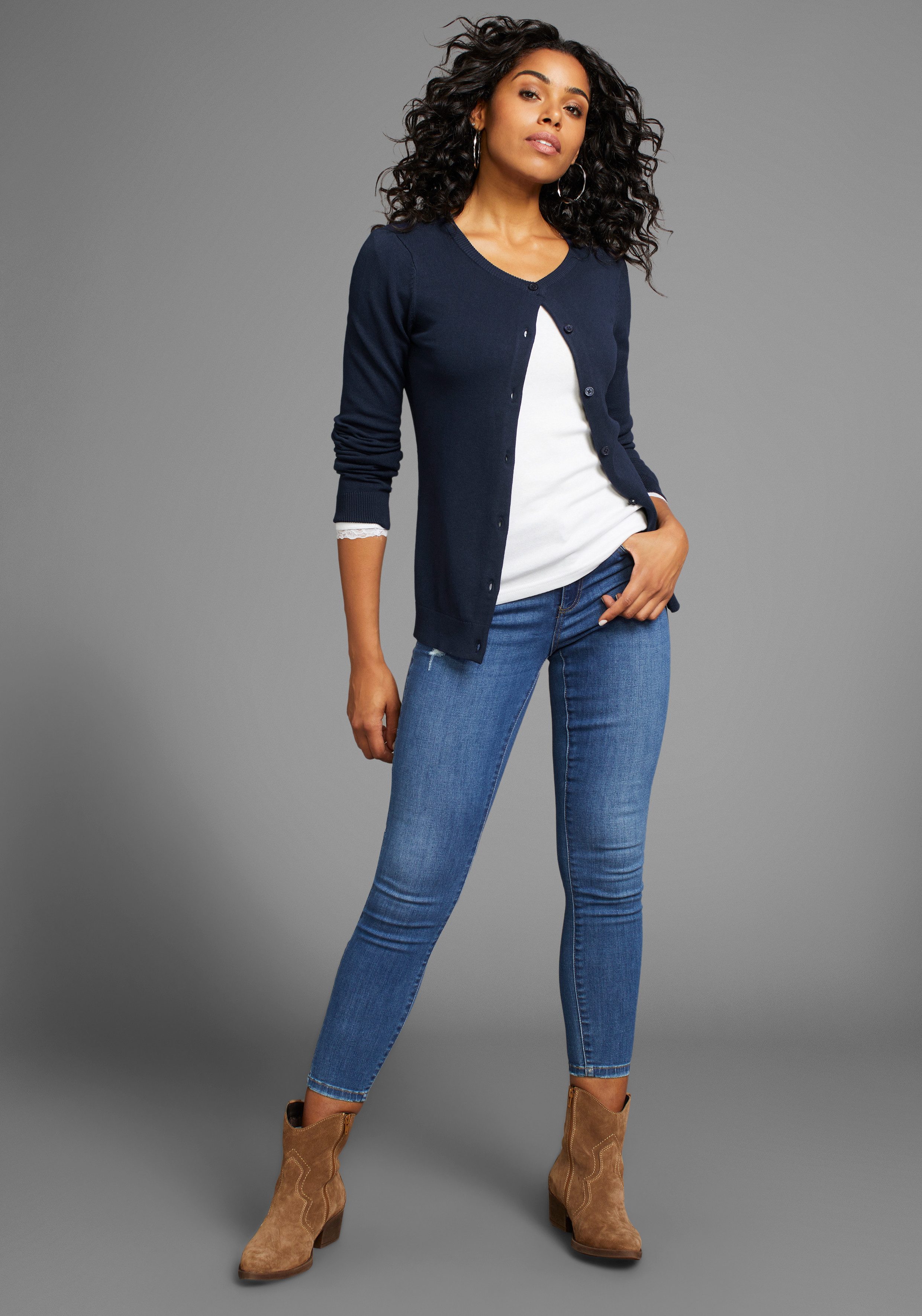 Laura Scott Strickjacke leichte Übergangsstrickjacke aus Feinstrick – Bild 4 von 5