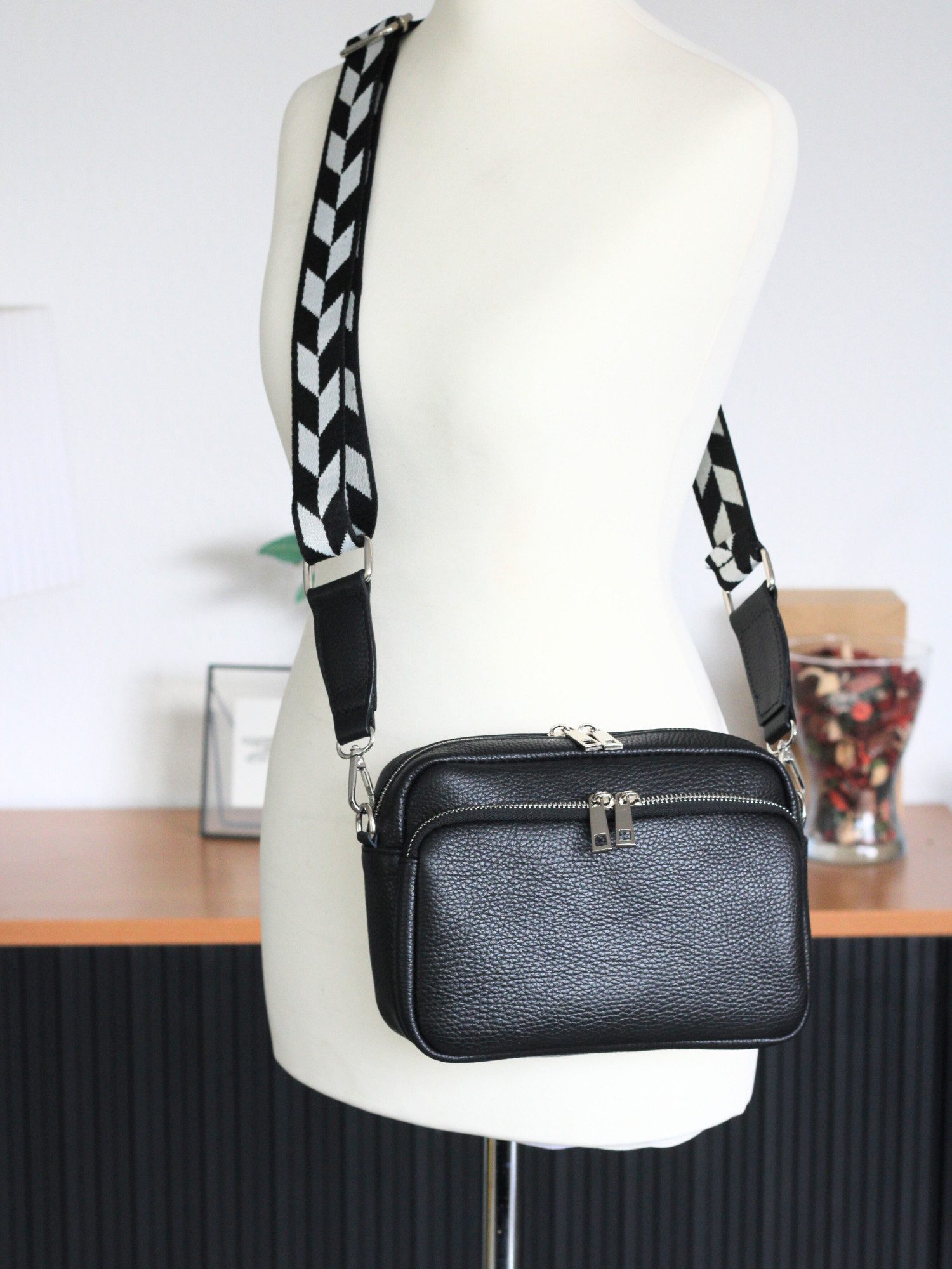 Adel Bags Schultertasche BELLA Umhängetasche für Damen, Schultertasche mit 2 Wechselriemen, echtes Leder, hergestellt in Italien