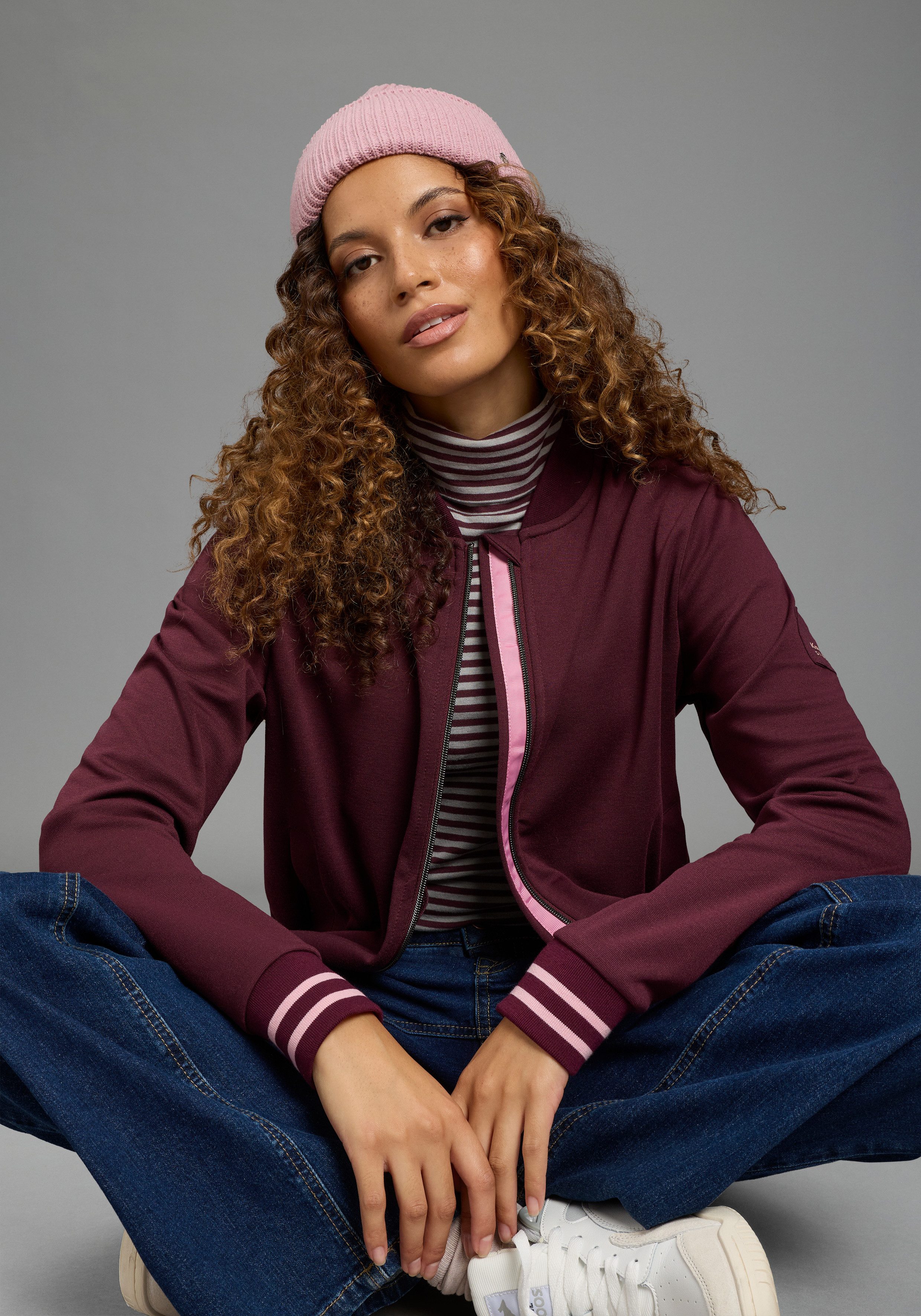 KangaROOS Blouson hüftlange Schnittform, aus elastischem Jersey-Material