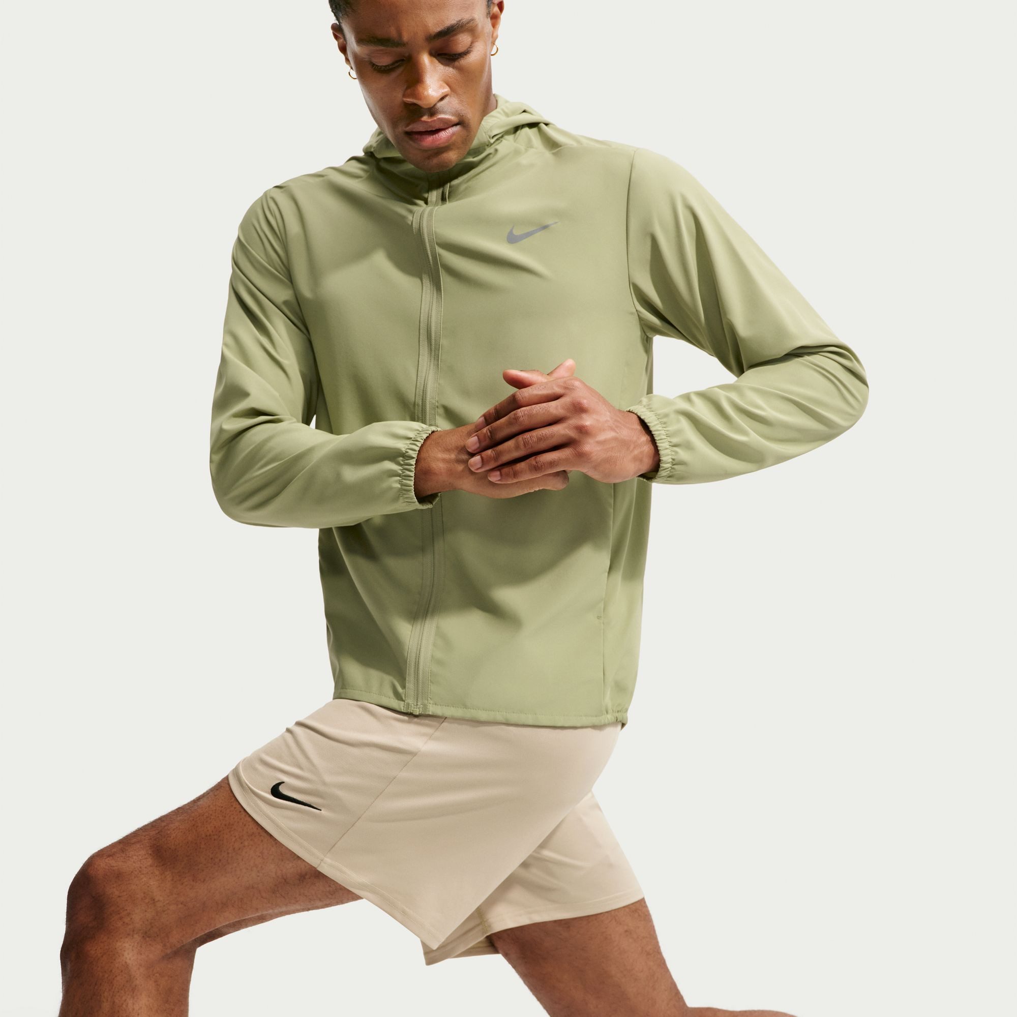 Nike Trainingsjacke M NK DF FORM HD JKT mit Eingrifftaschen, wasserabweisend, windabweisend, aus Polyester