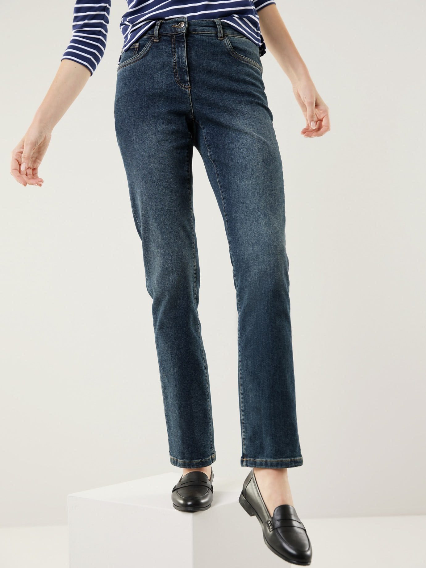 Walbusch Regular-fit-Jeans Damen Husky-Jeans Regular Fit cashmereweicher Flausch Flex-Bund, innen auf links gewaschen, wärmend, waschmaschinenfest