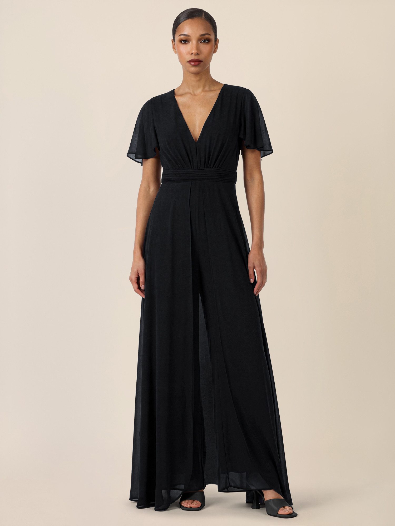 Apart Jumpsuit mit fließendem Beinverlauf