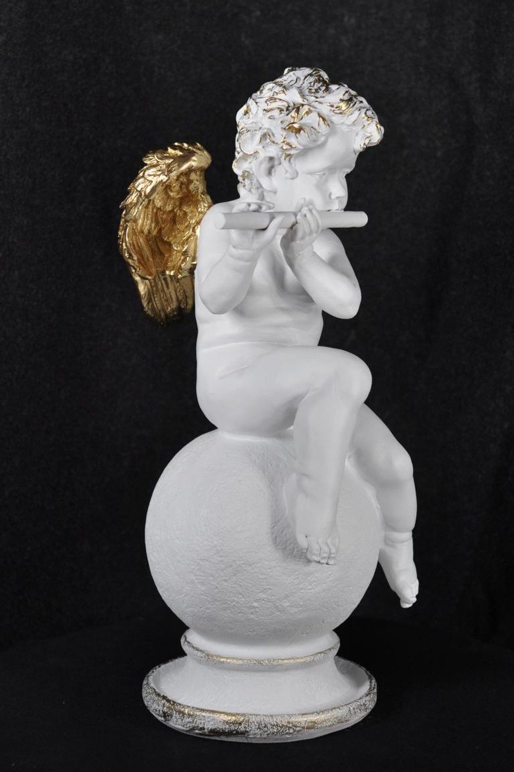 JVmoebel Engelfigur Engelsfigur mit Flöte aus hochwertigem Kunststein, Made in Europa
