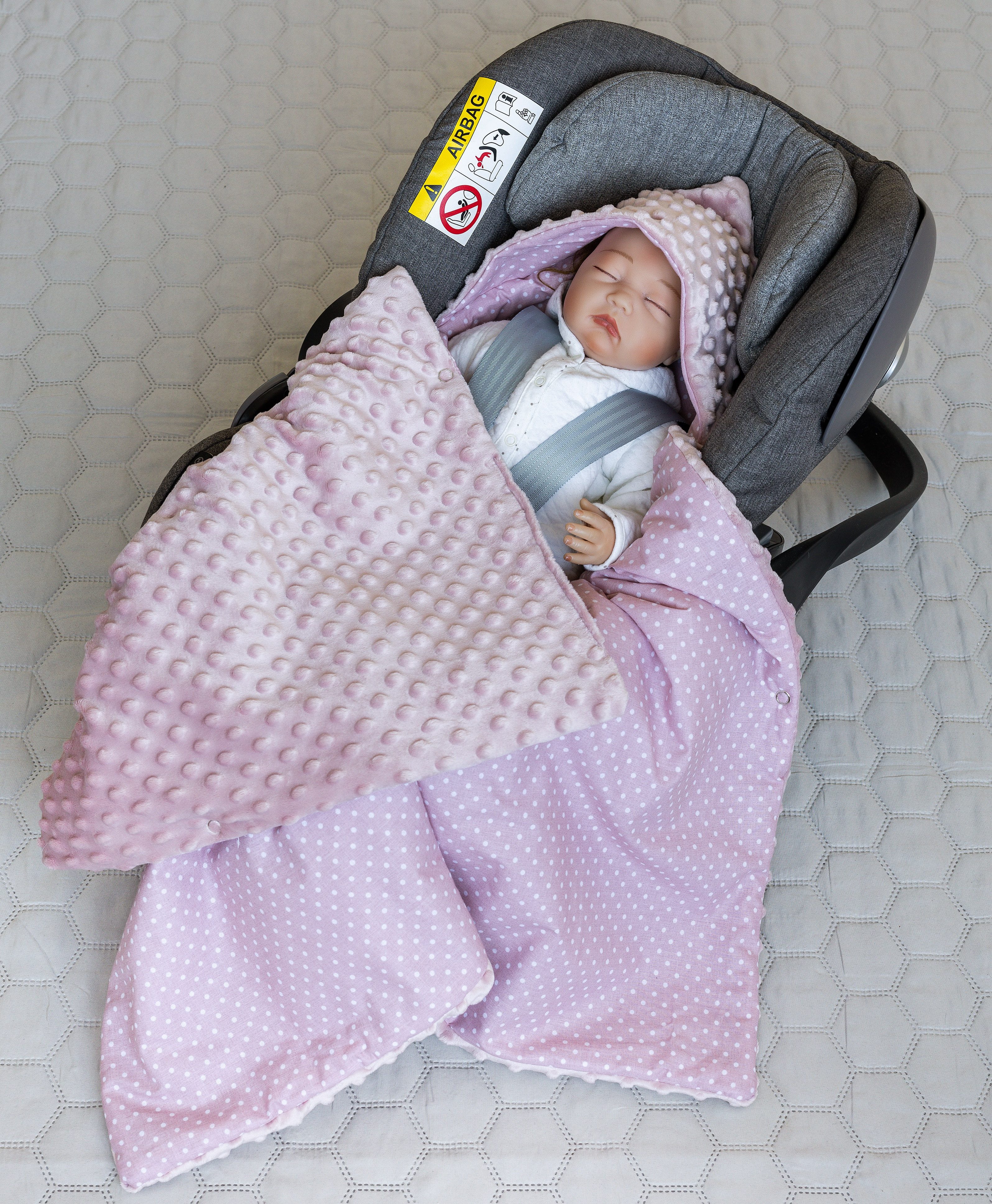 Loolay Babytrage ROSA Einschlagdecke für Kinder Autositz und Babyschale Babytrage (90 x 90 cm MINKY/ Baumwolle Kuscheldecke Kinderwagendecke Babydecke, Neugeborene Mädchen Girl Babyausstattung PREMIUM Babyshower Geschenk), LOOLAY® - 100% Europäische Stoffe und Kleinserien-Nähen!