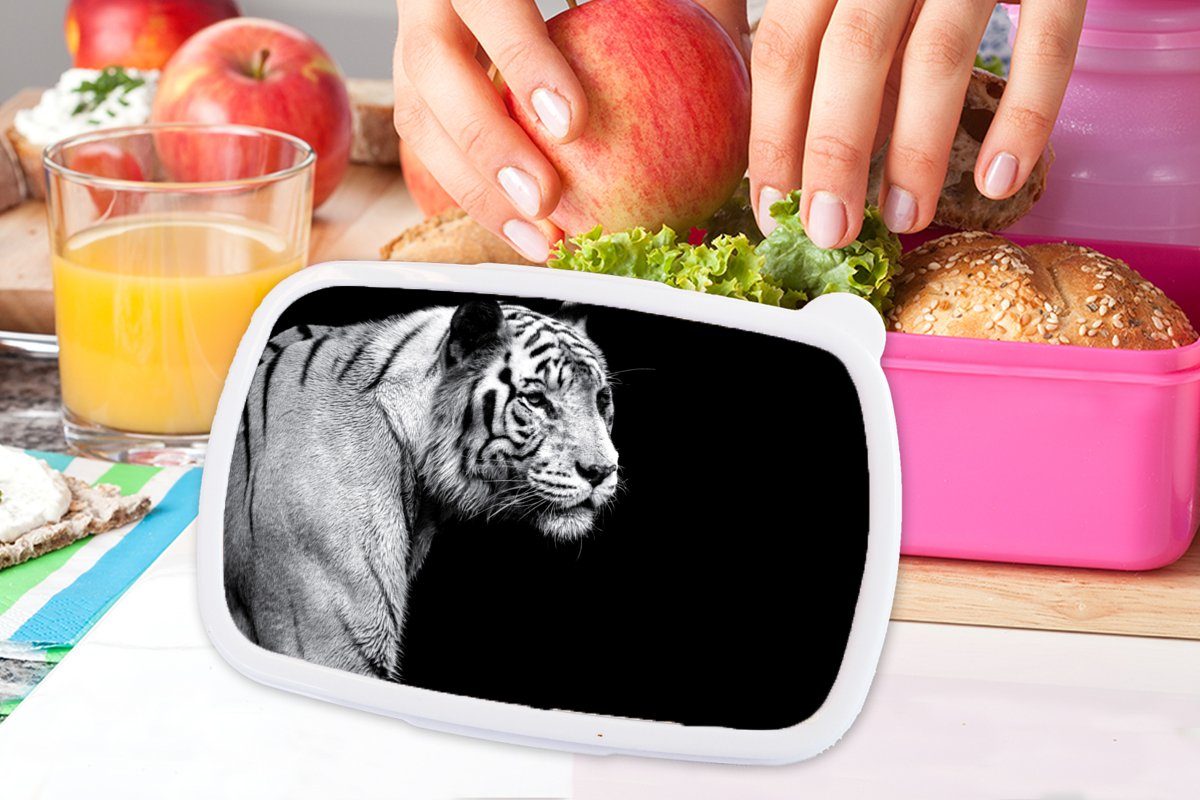 Tigers Kinder, Kunststoff, Hintergrund, schwarzem weißen Lunchbox MuchoWow Brotdose Mädchen, rosa für Erwachsene, Kunststoff eines Studioaufnahme Brotbox Snackbox, (2-tlg), auf