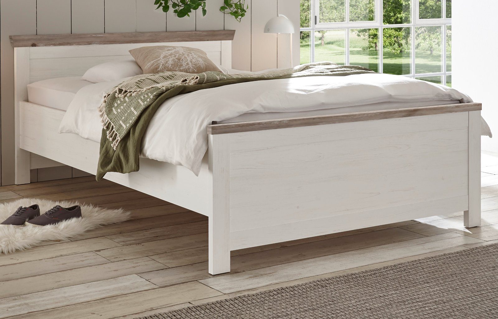 Furn.Design Bettgestell Rovola (Bett in Pinie weiß mit Oslo-Pinie), Landhausstil
