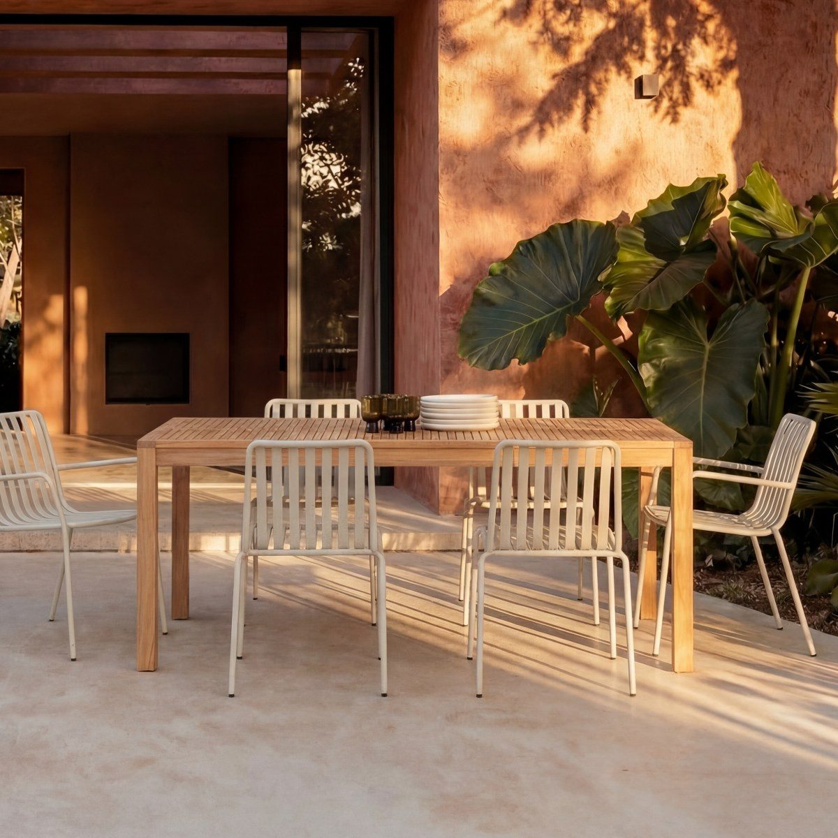 Tikamoon Garten-Essgruppe Téo - Gartenmöbel Set aus massivem Teak und Metall Cream 6 PlätzeGarte, (1-tlg)