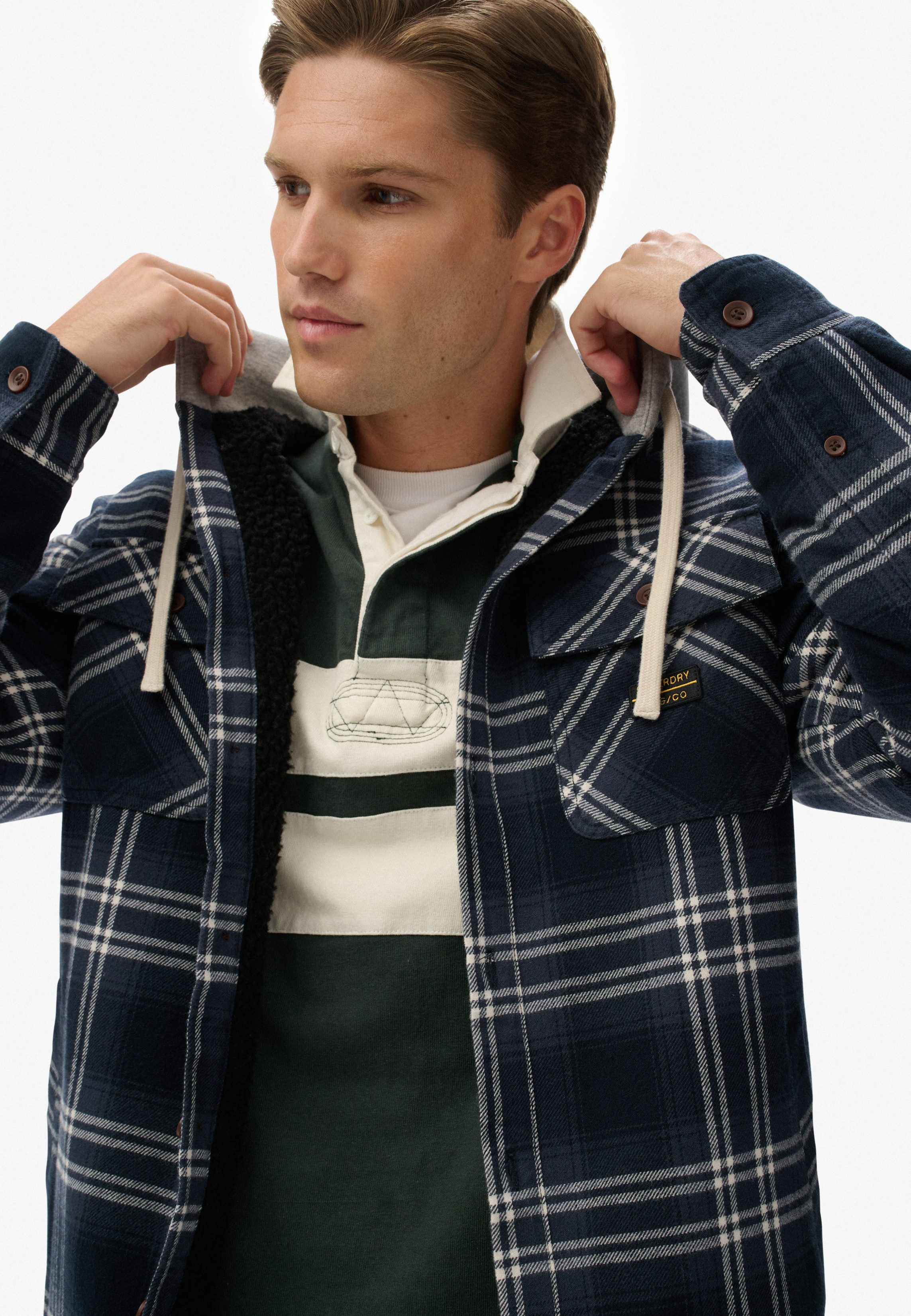 Superdry Langarmhemd SURPLUS HOODED CHECK SHIRT mit lockerer Passform, aus Baumwolle, pflegeleicht, karierte Optik