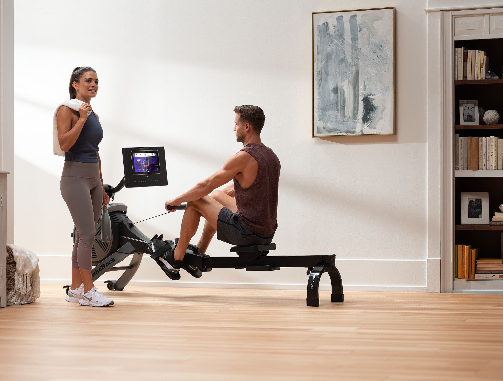 NordicTrack Rudergerät NordicTrack RW600 (115 kg max. Benutzergewicht, mit schwenkbarem 7'' Touchscreen, Sport), Rudermaschine, motorgesteuertes Magnetbremssystem SMR, klappbar