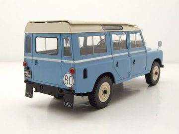 Whitebox Modellauto Land Rover 109 Serie III 1980 blau weiß Modellauto 1:24 Whitebox, Maßstab 1:24