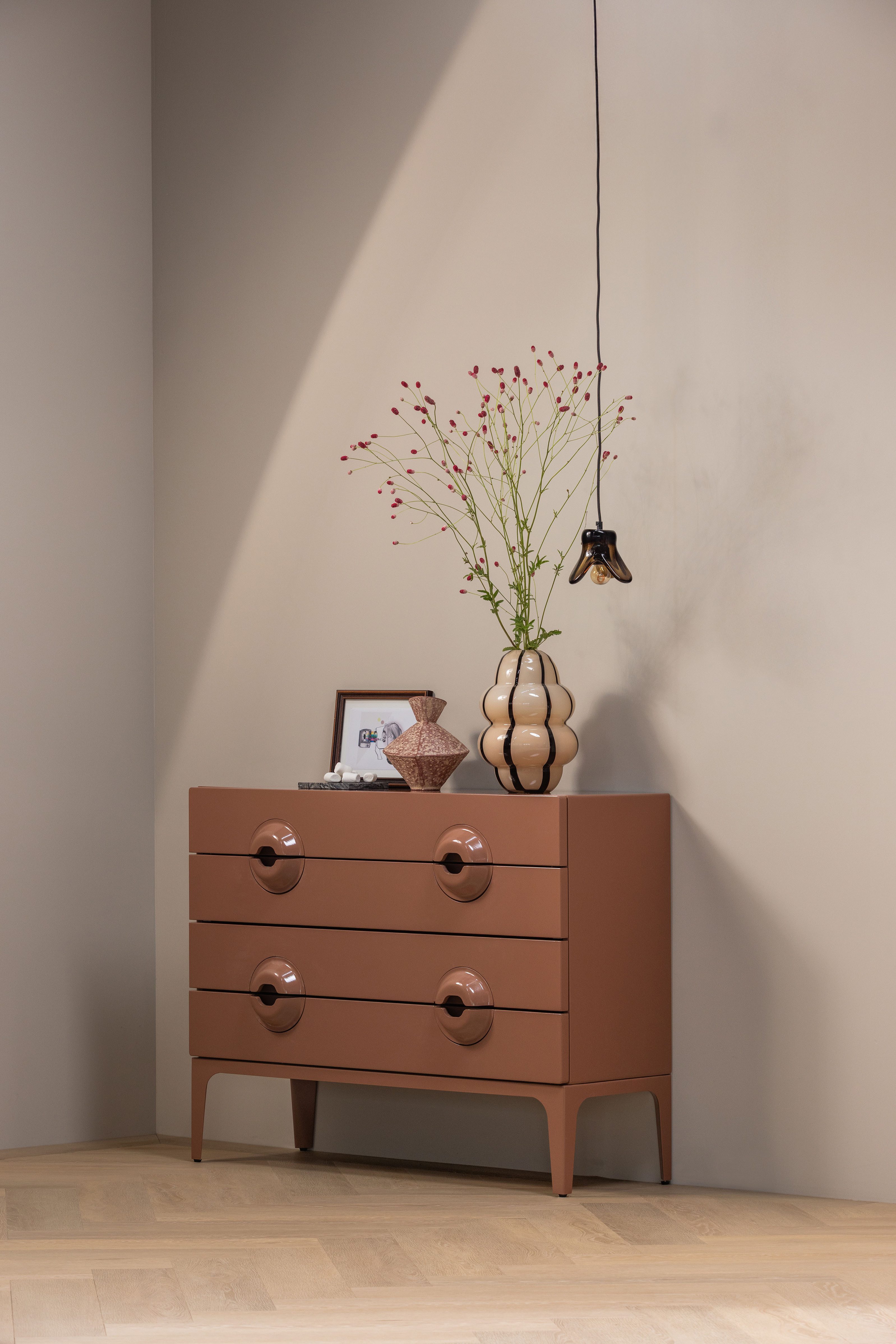 WOOOD Sideboard Merge mit Eukalyptusholz und Dämpfung Funktion B 110 x T 44 x H 89 cm, Tragkraft 150 kg, vollständig montiert geliefert, sichtbare Maserung
