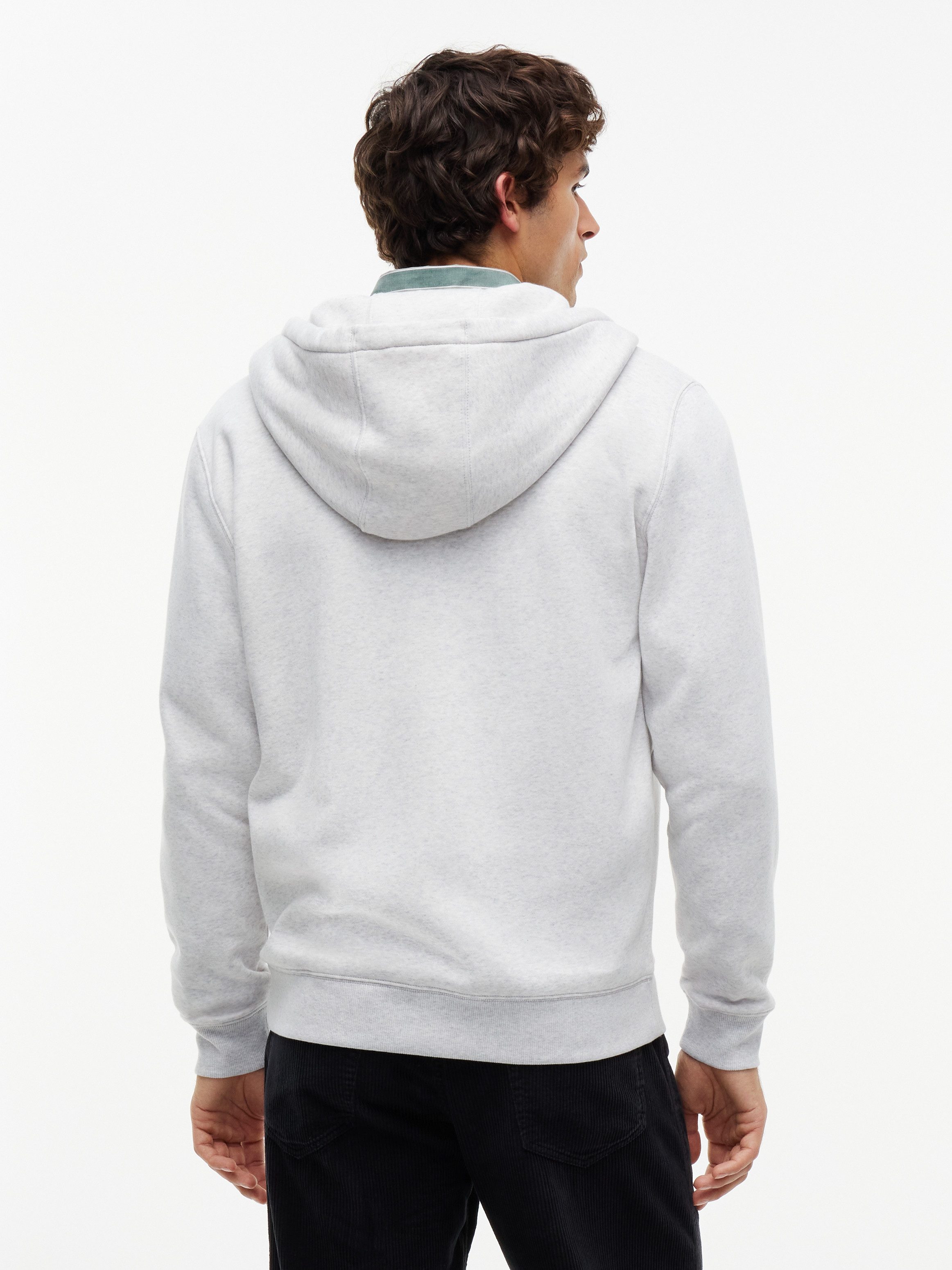 Tommy Jeans Kapuzensweatjacke TJM REGULAR S FLAG ZIP FLEECE THRU mit bestickten Markenlogo auf Brusthöhe