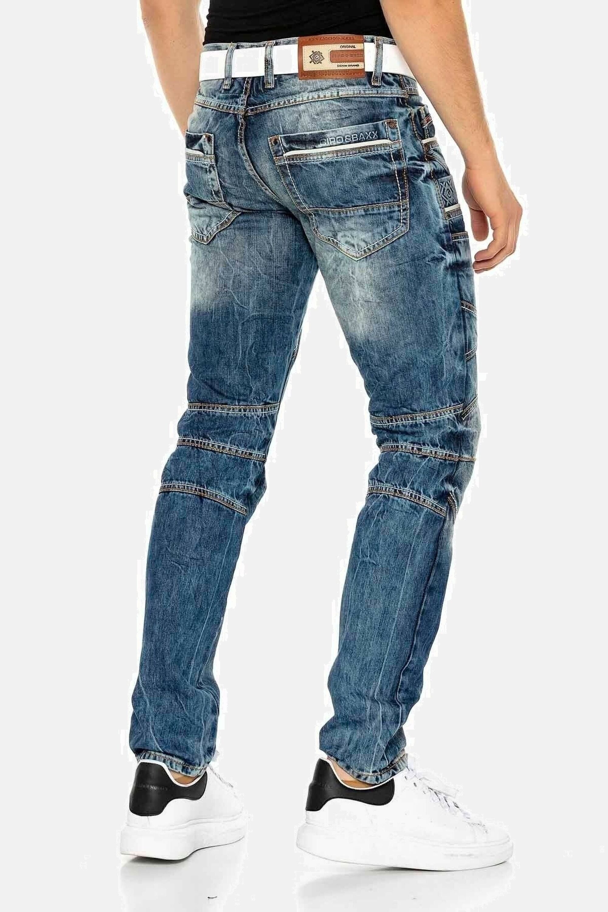 Cipo & Baxx Tapered-fit-Jeans Jeans mit Kontrastnähten und Seitentaschen, CD-391