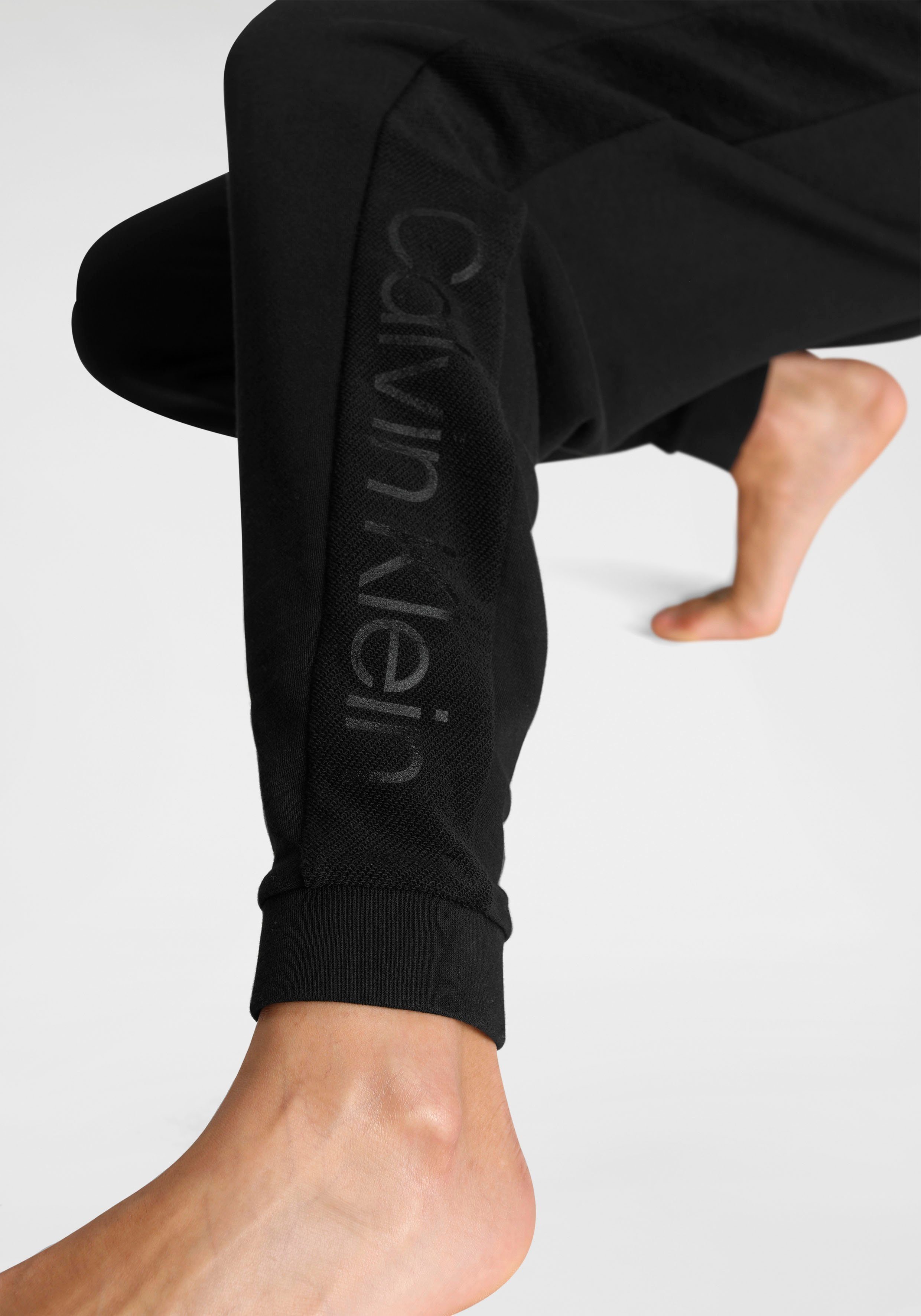 Sport Sporthosen Calvin Klein Jogginghose mit tonalem Logodruck