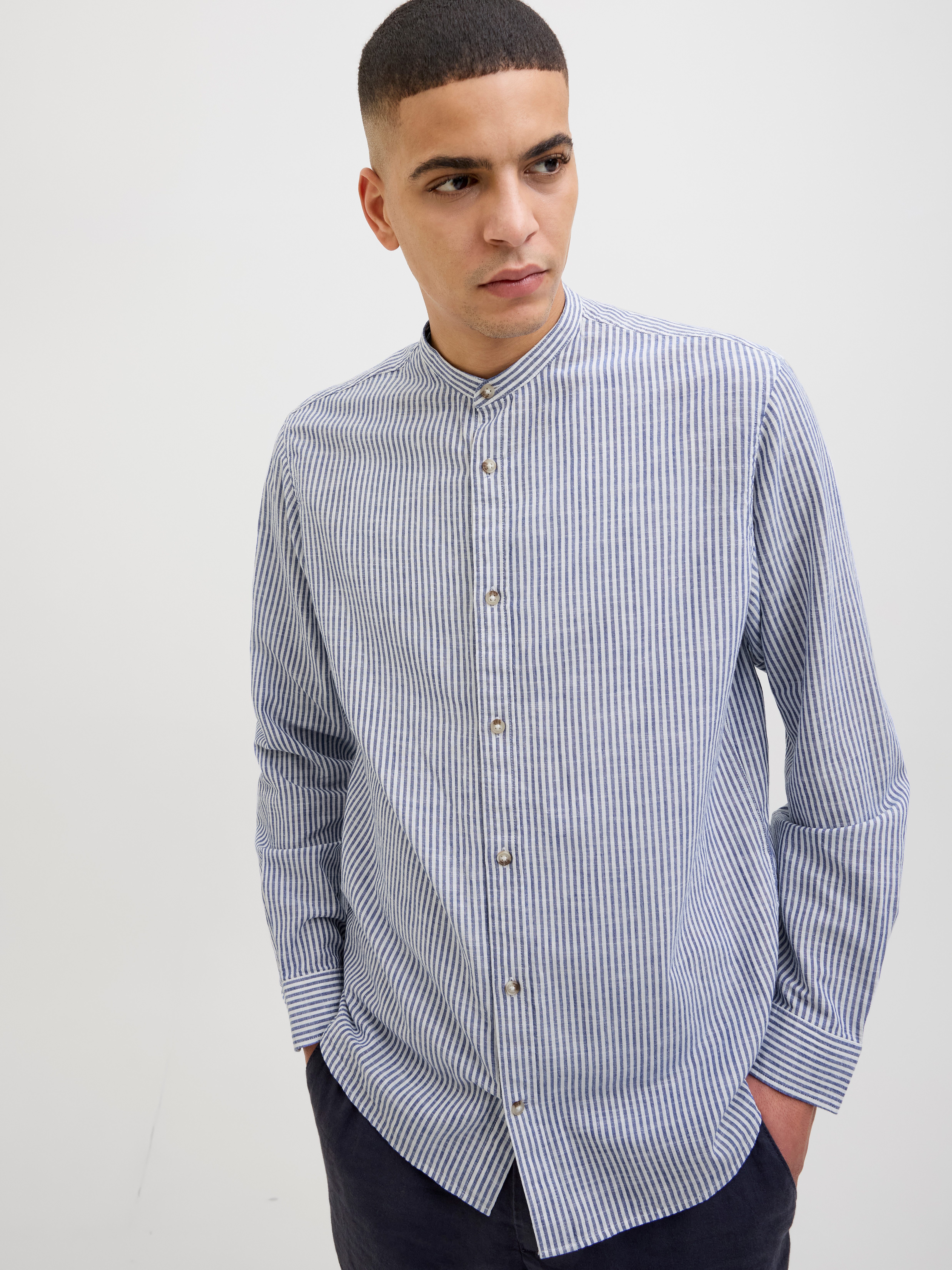 Jack & Jones Langarmhemd JJESUMMER BAND SHIRT LS SN mit Bandkragen günstig online kaufen