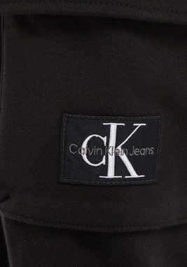 Calvin Klein Jeans Cargohose mit Calvin Klein Logo-Badge auf der Cargotasche