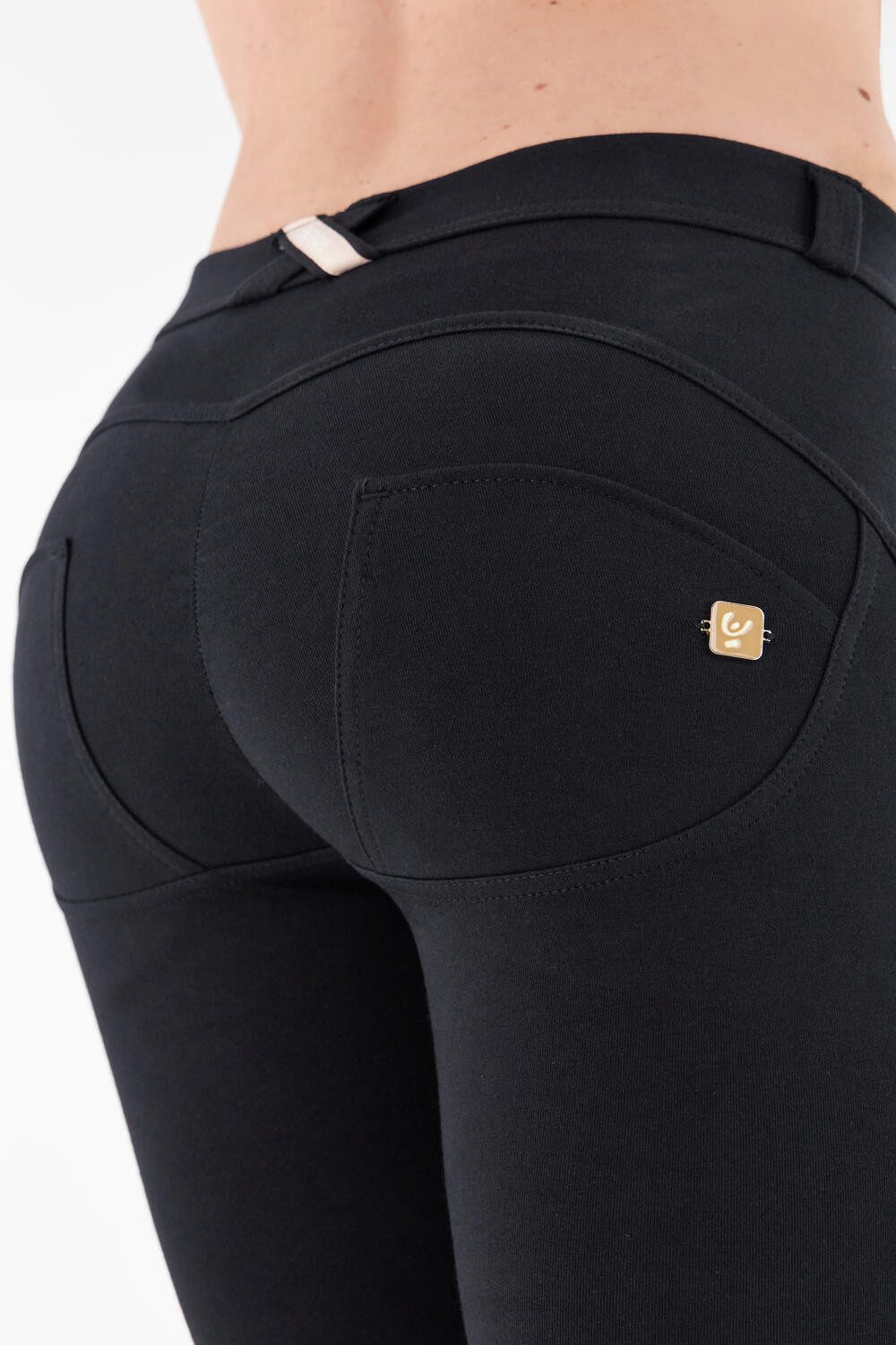 Freddy Leggings WRUP4 SUPERSKINNY mit Lifting & Shaping Effekt, 7/8-Länge