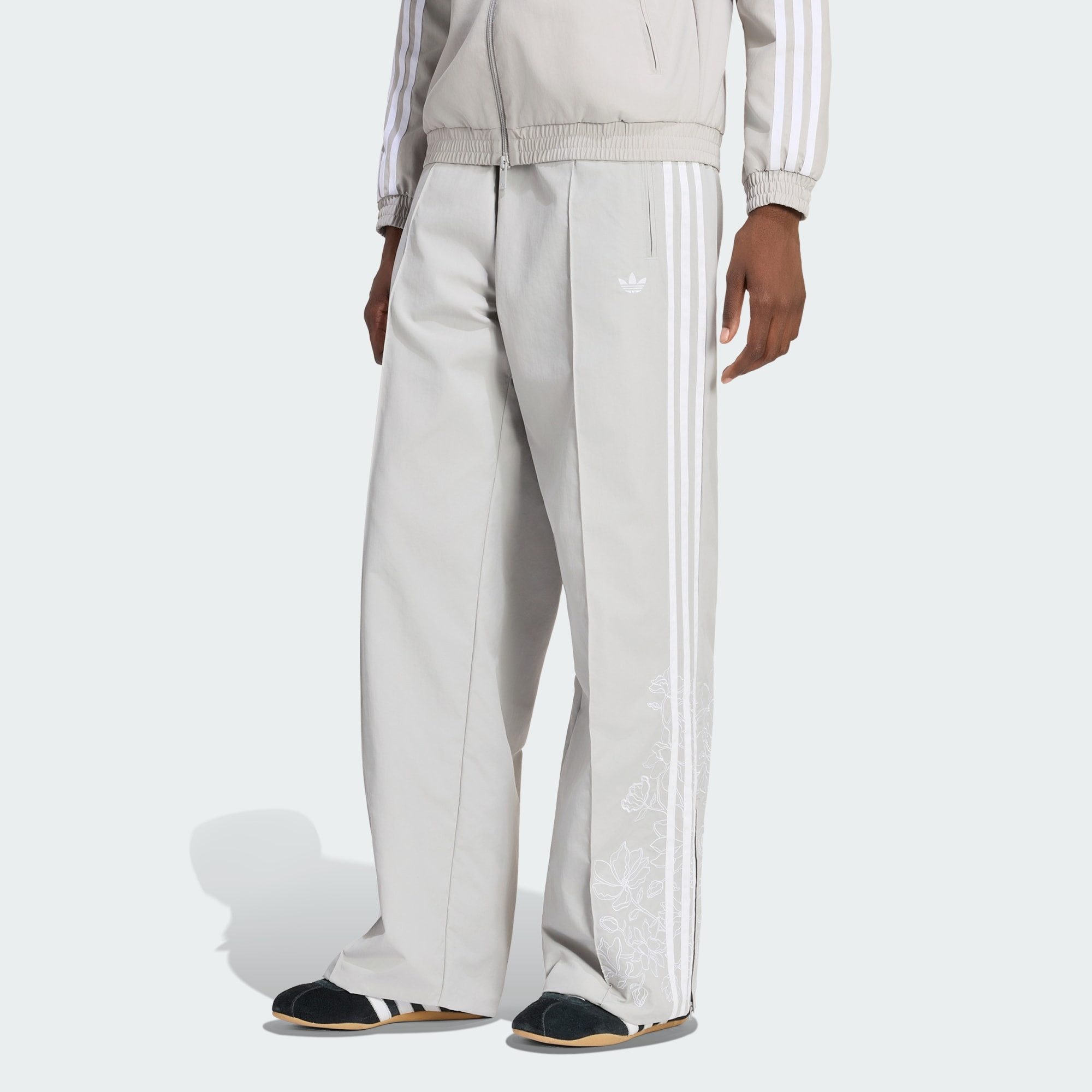 adidas Originals Jogginghose FLORAL GFX FIREBIRD LOOSE TRAININGSHOSE (1-tlg)