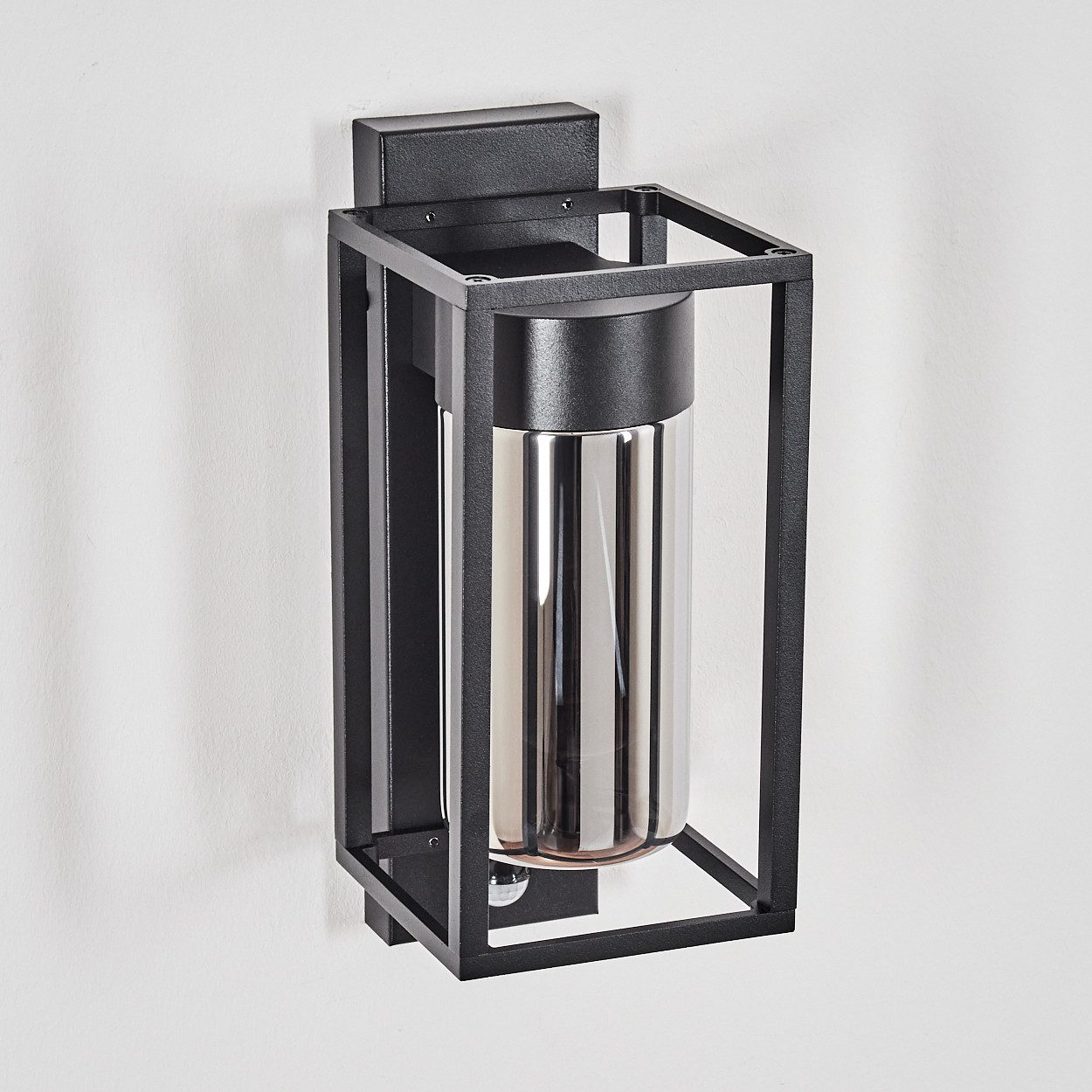 hofstein Außen-Wandleuchte Außenleuchte m. Bewegungsmelder aus Metall/Glas in Schwarz/Rauchfarben, ohne Leuchtmittel, Wechselglas, moderne Wandlampe für Hof/Ein – Bild 2 von 5