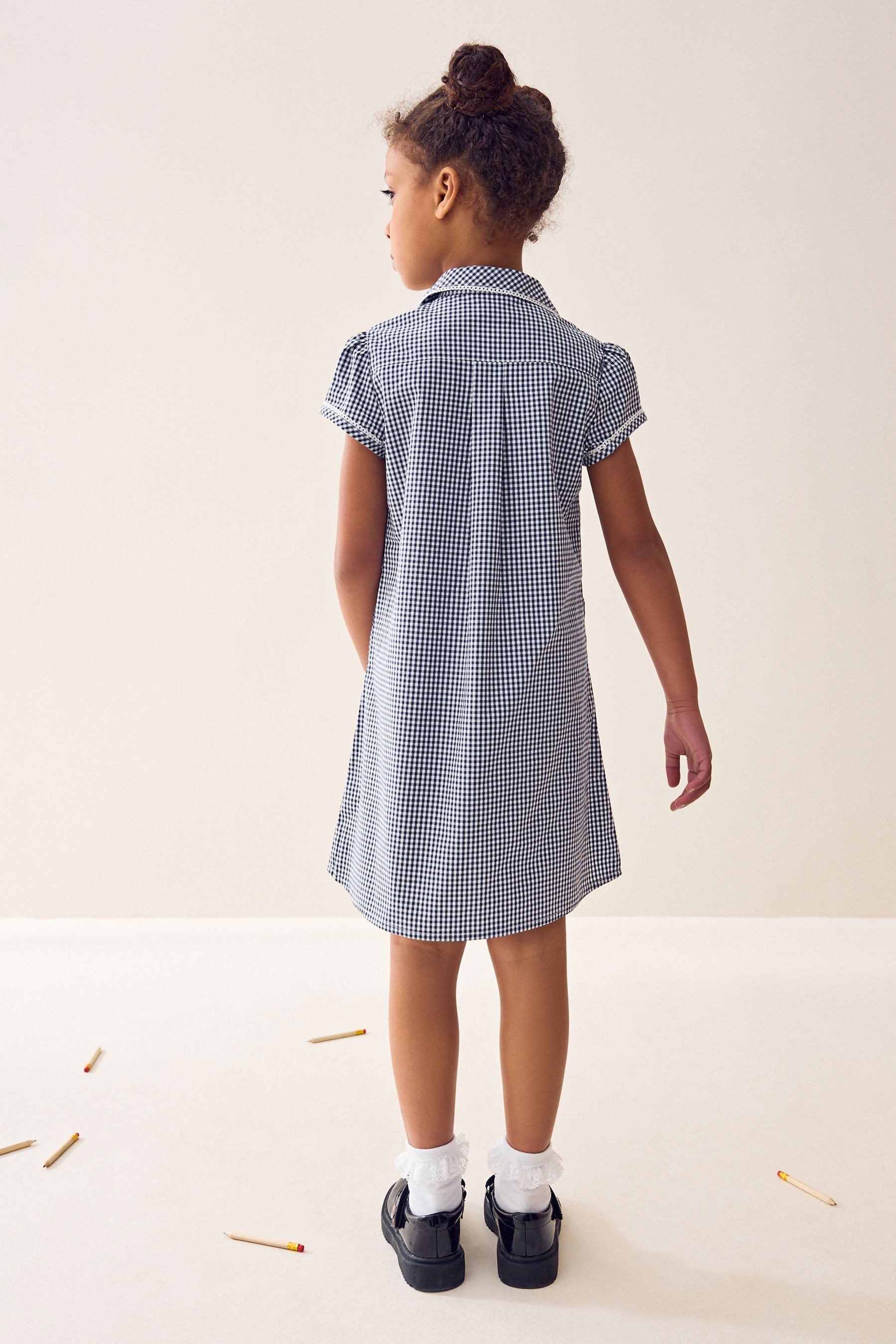 Next Karokleid Kleid mit Vichykaros, Knopfleiste + Spitzenbesatz (1-tlg)