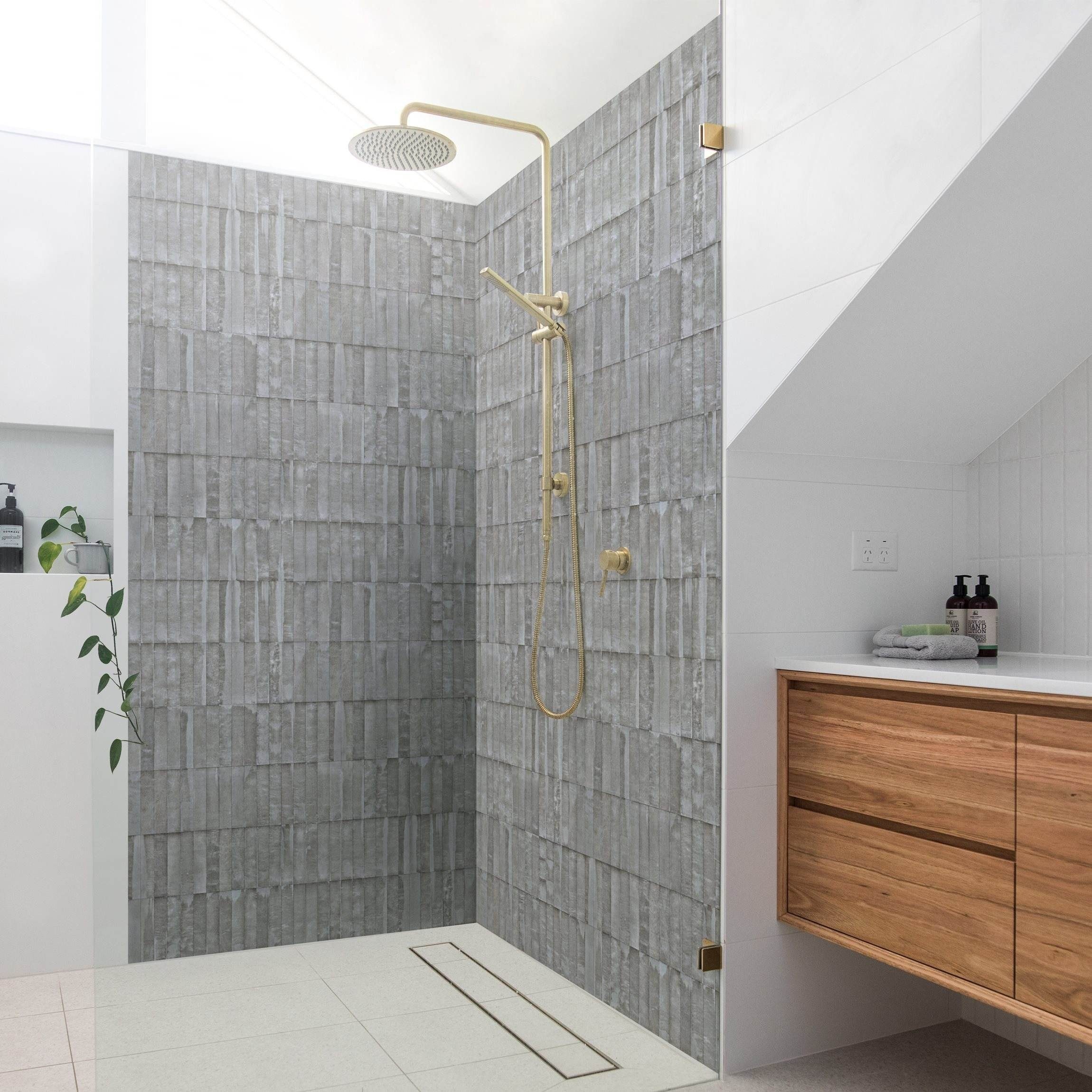 Bilderdepot24 Duschrückwand Betonoptik grau Duschrückwand ohne Bohren Dusche Steinwand, (2-tlg., 0,61 mm starke Folie selbstklebend Wandpaneele Dusche versch. Größen), fugenlose & wasserfeste Motiv Rückwand Wandverkleidung für Duschkabine