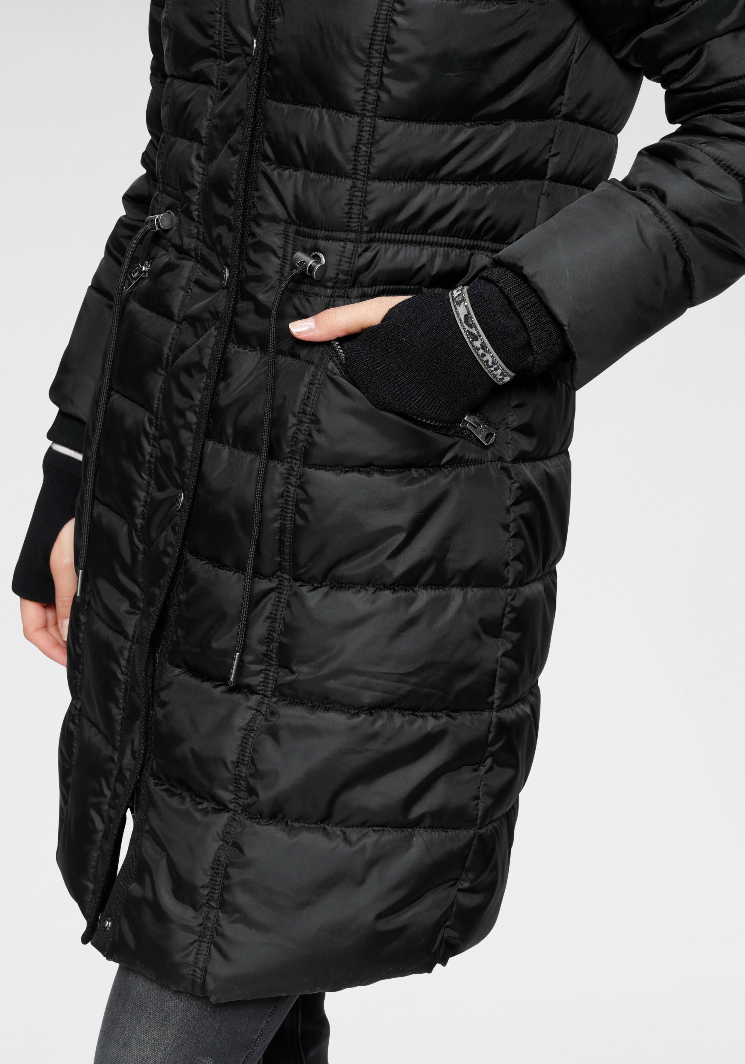 KangaROOS mit (Jacke aus schwarz Material) an kuscheligem, Steppjacke Fellimitat-Kragen nachhaltigem abnehmbarem Kapuze der