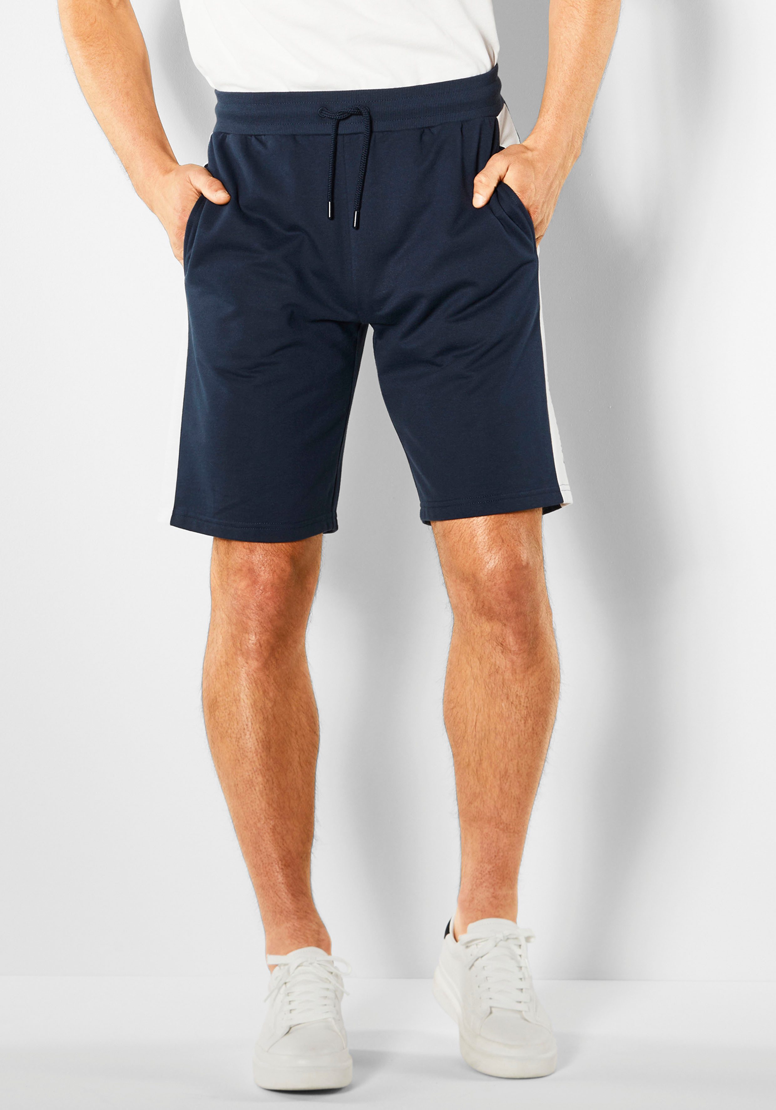H.I.S Sweatshorts seitlicher Streifen mit Logodruck günstig online kaufen
