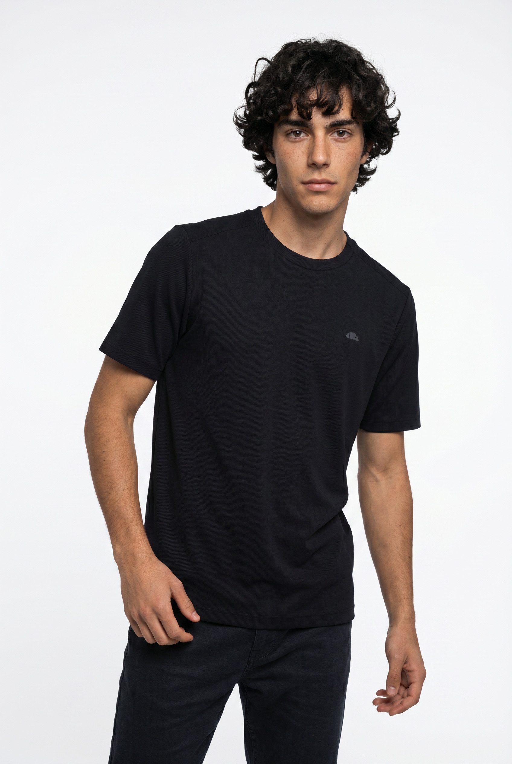 Ellesse Funktionsshirt TELLER TEE mit Rundhalsausschnitt, aus Polyamid und Elasthan, Kurzarm